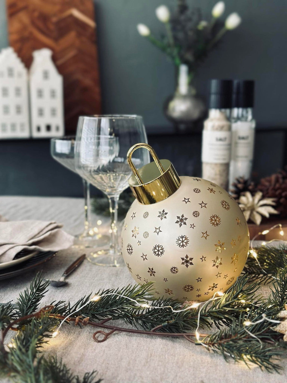 Kerstbal met led licht - Goud
