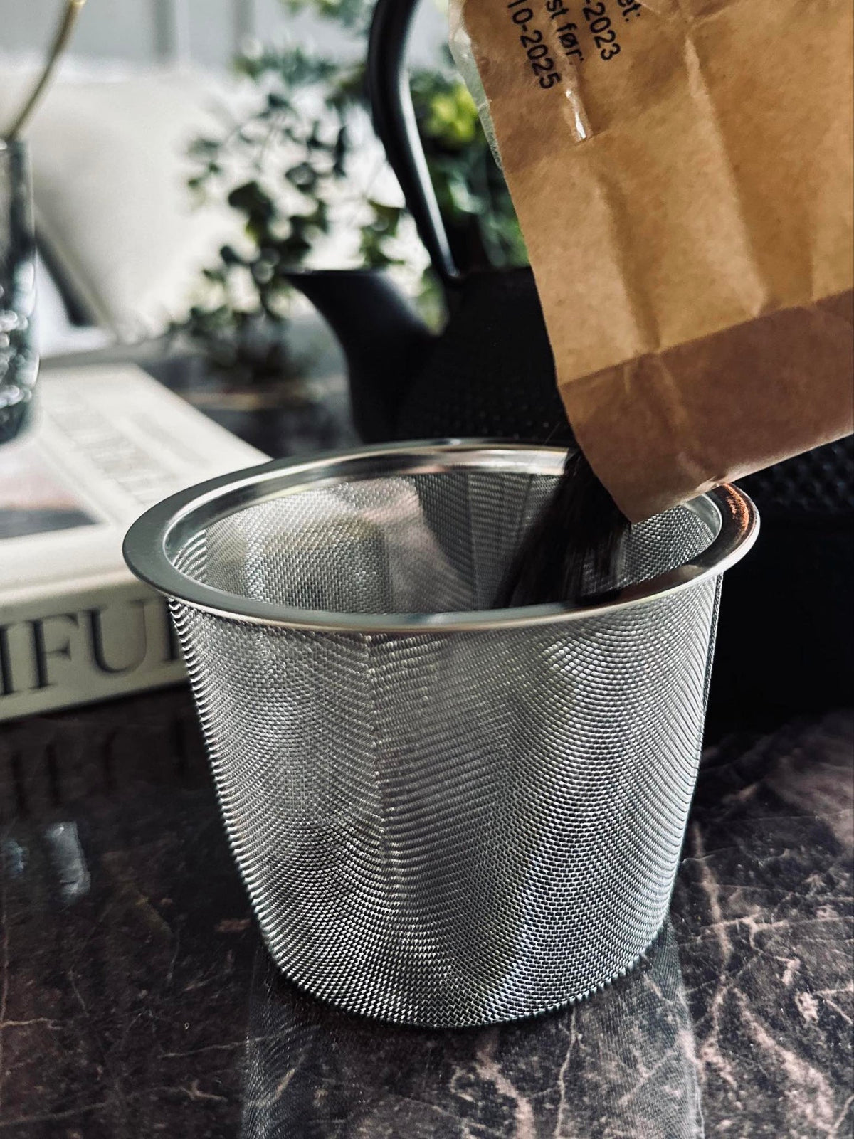 Theepot van gietijzer - 1200ml.