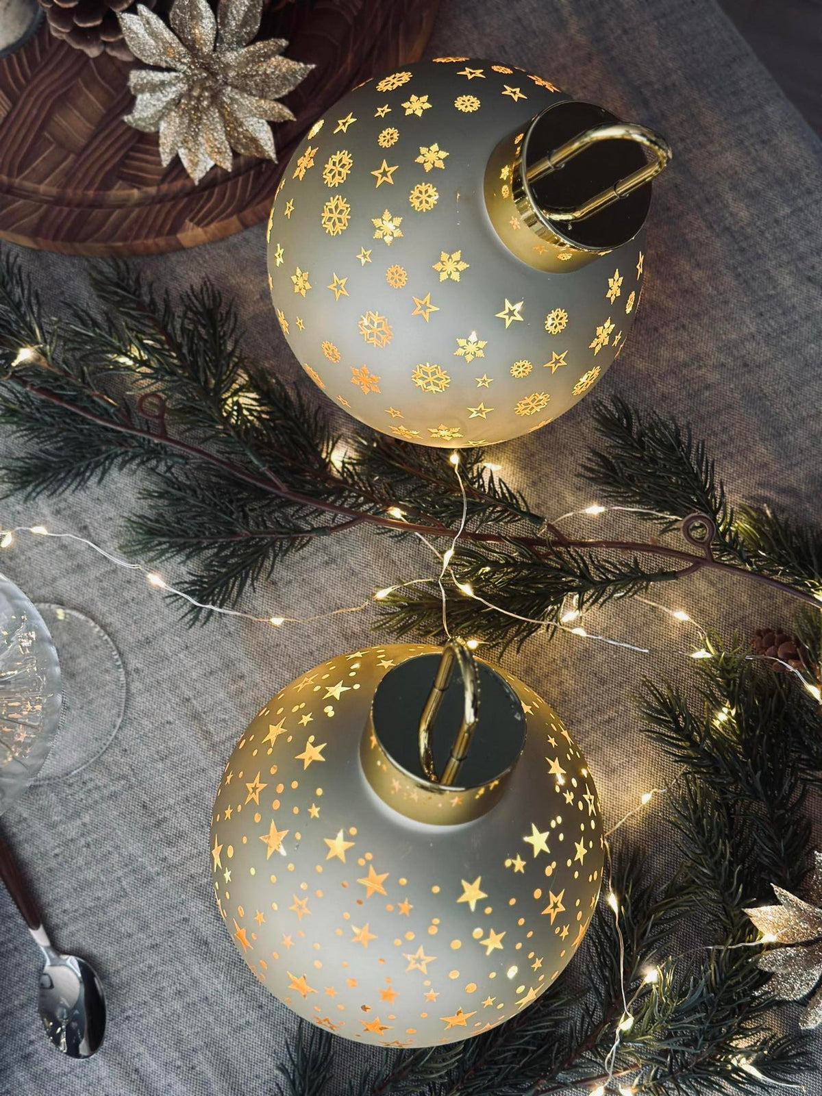 Kerstbal met led licht - Goud