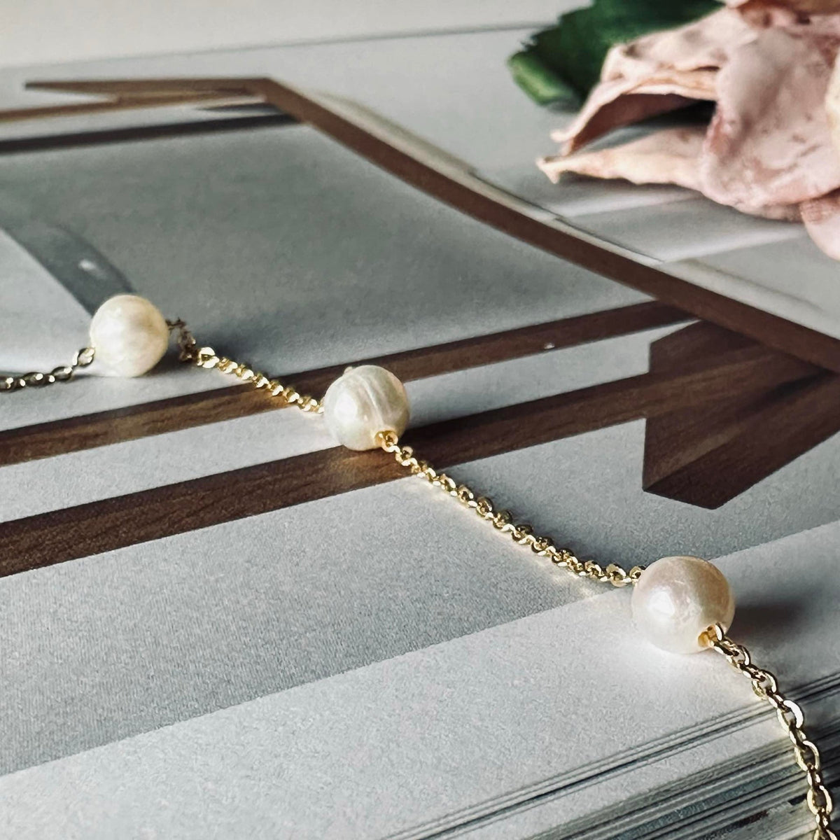Ketting Gry - met zoetwaterparels