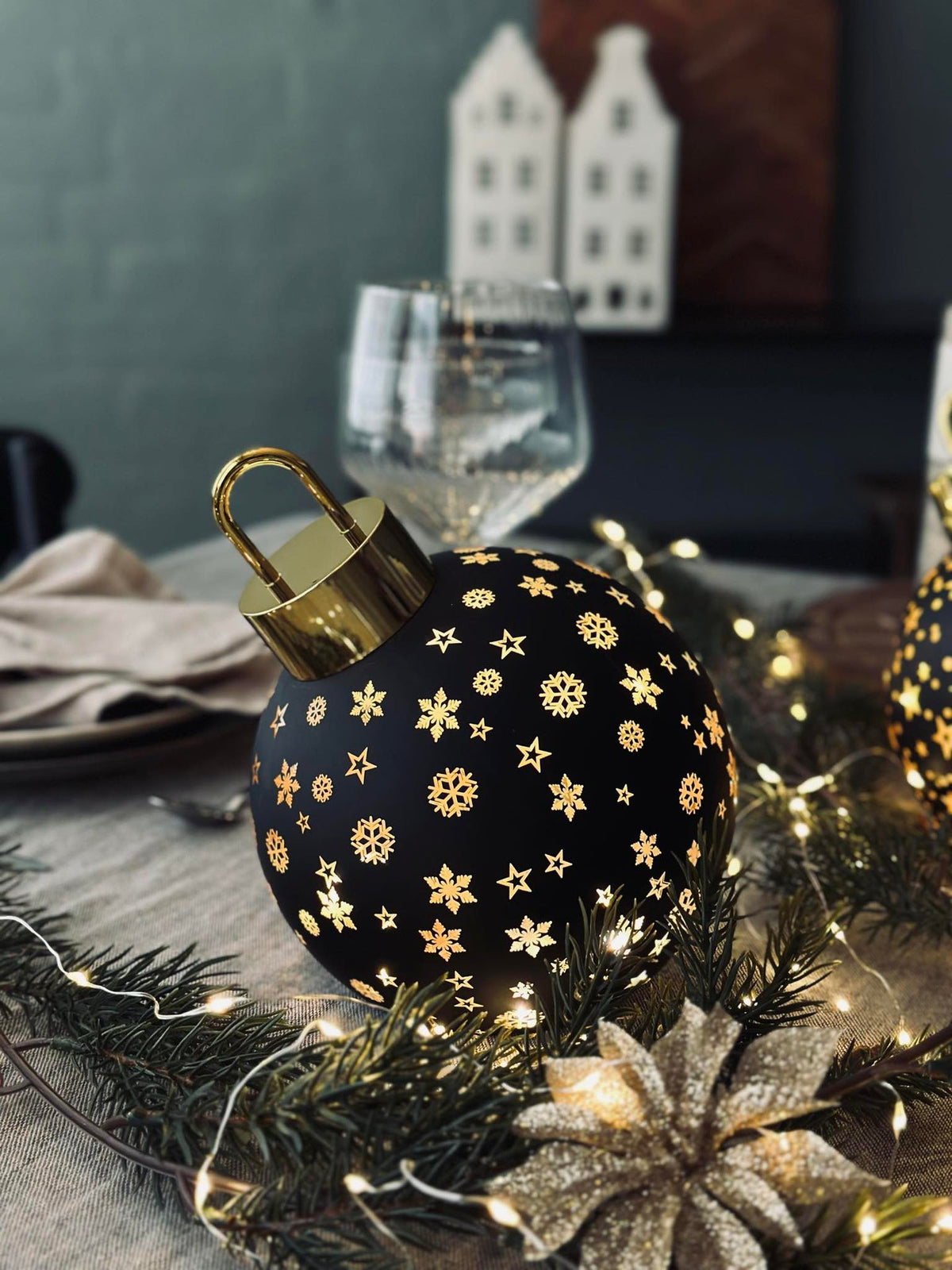 Kerstbal met led licht - Black
