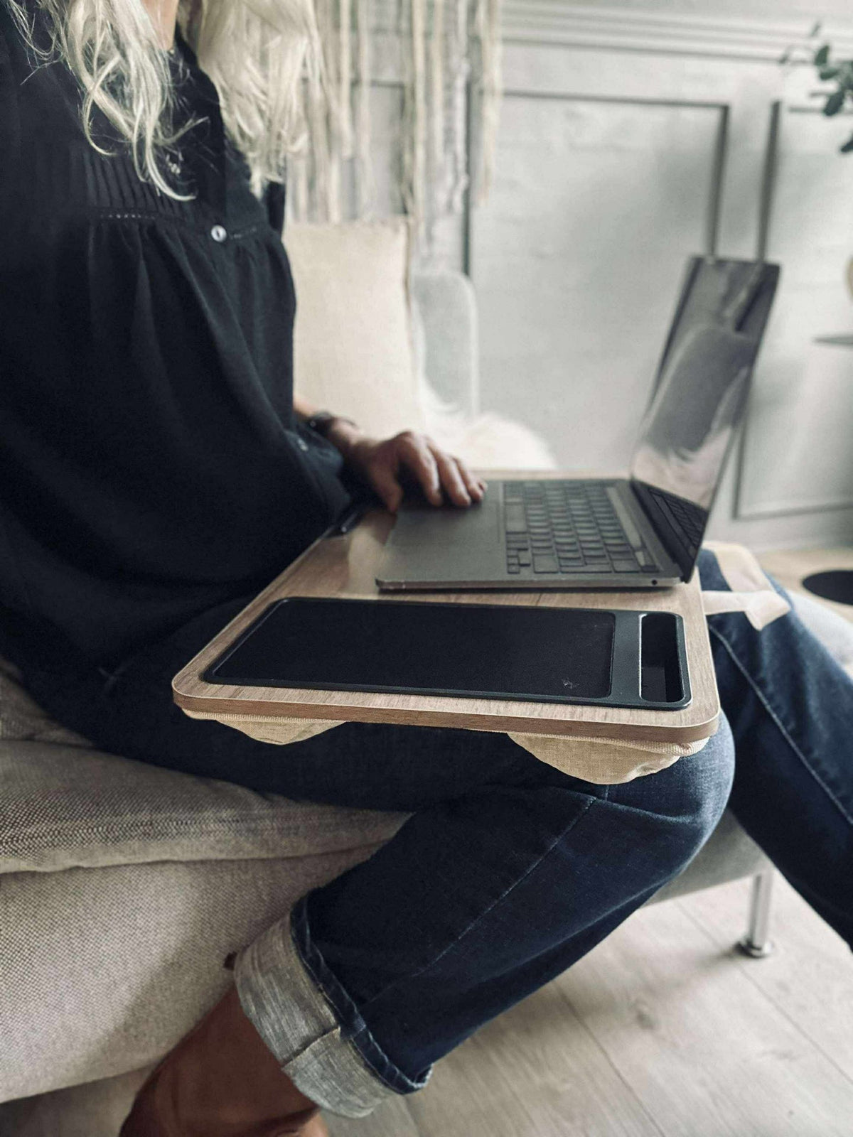 Dienbladtafel voor laptop en telefoon
