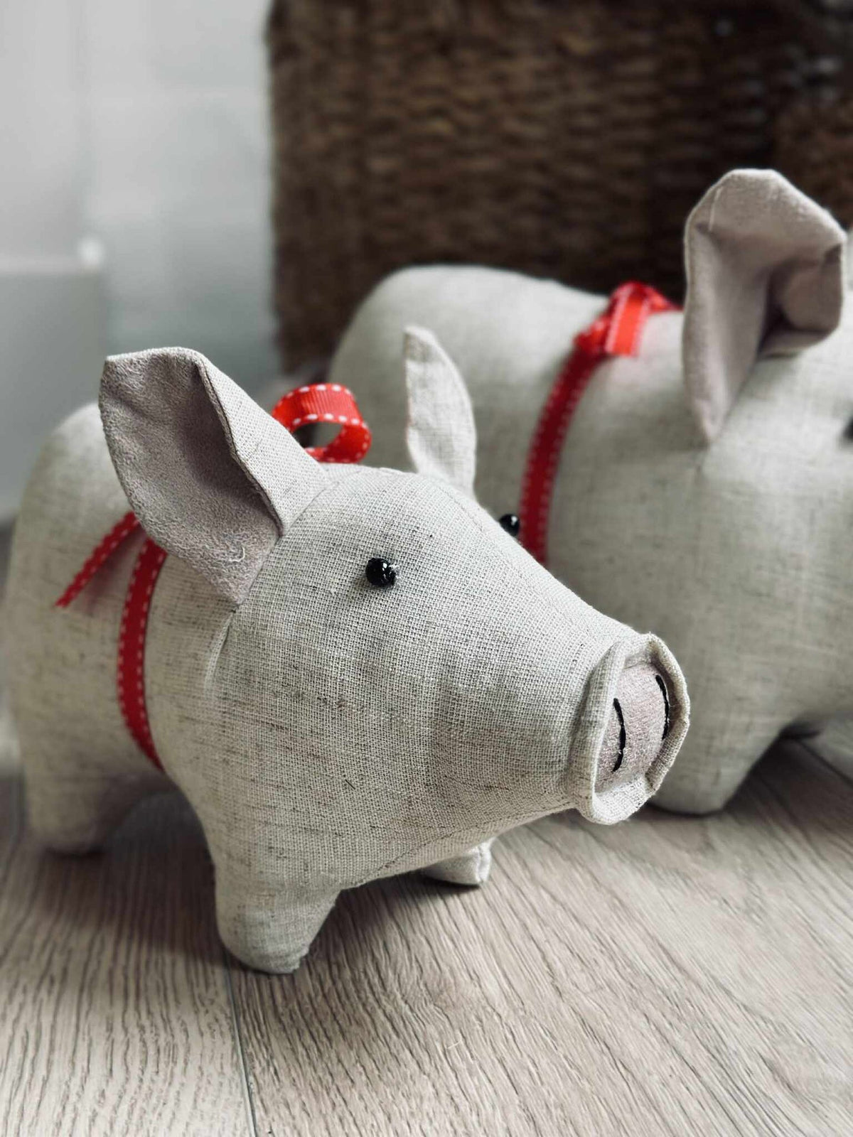 Kerstvarken met strik - Zand