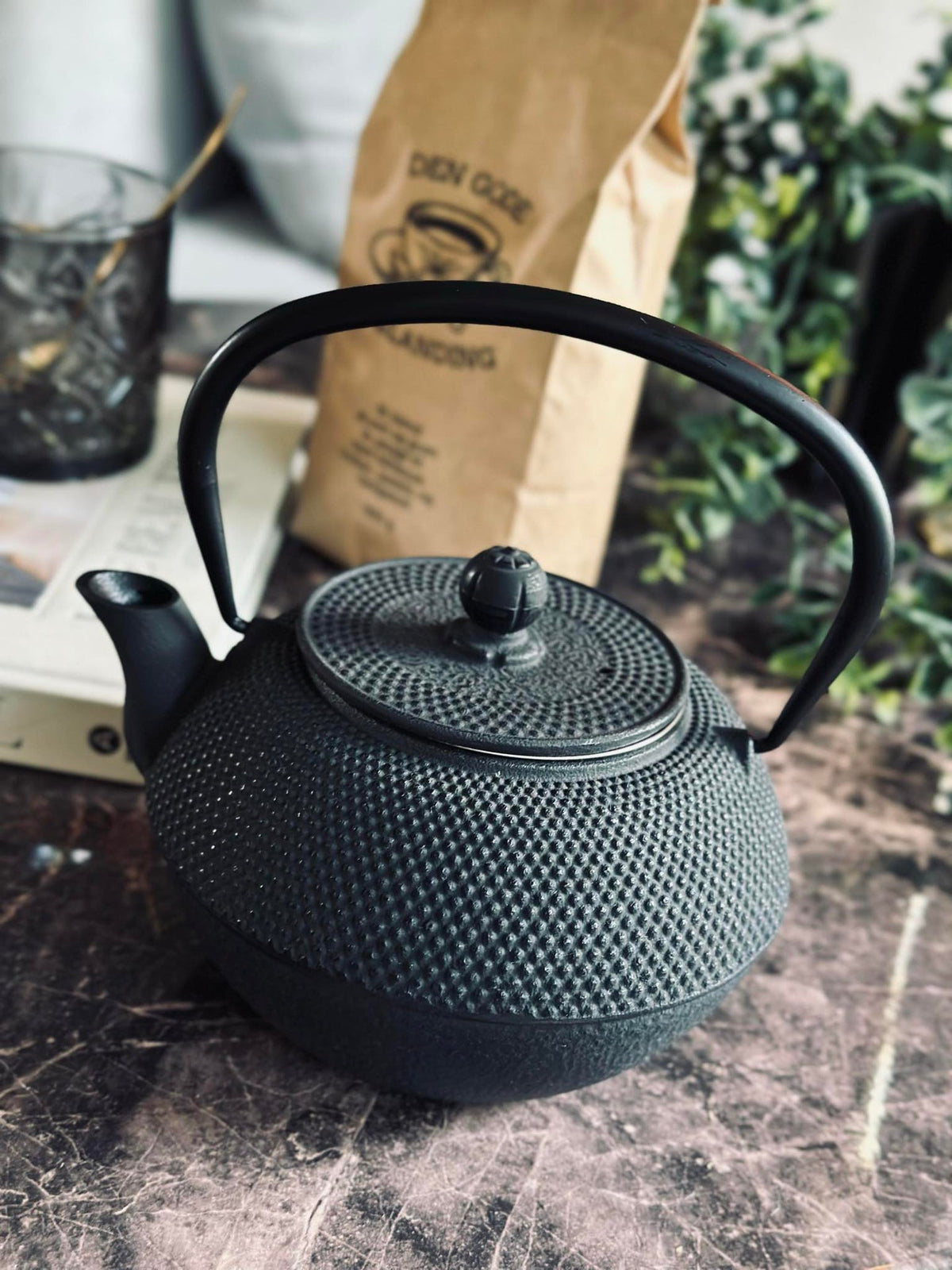 Theepot van gietijzer - 1200ml.