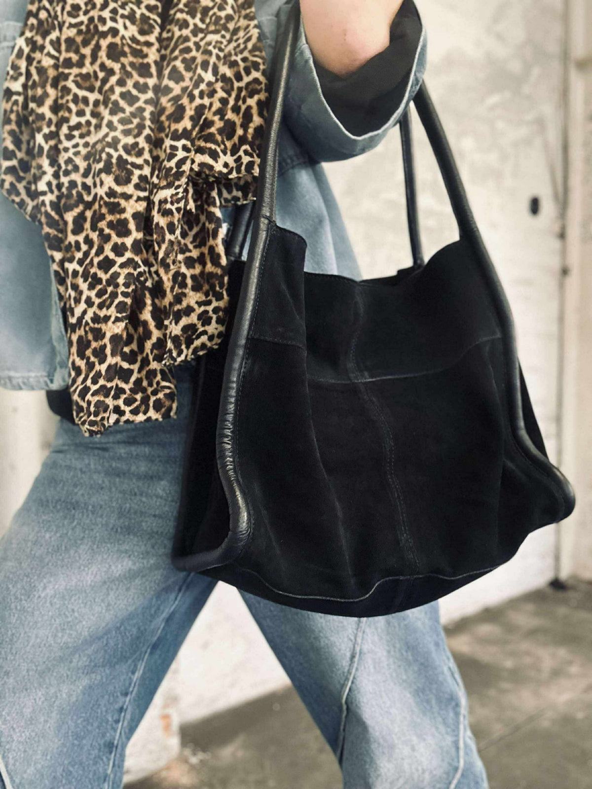 Shopper in zwart suède