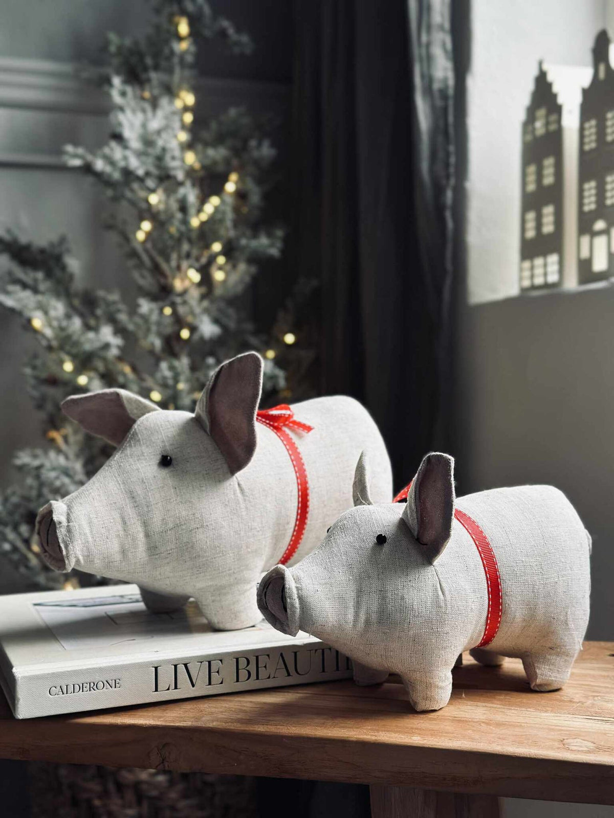 Kerstvarken met strik - Zand