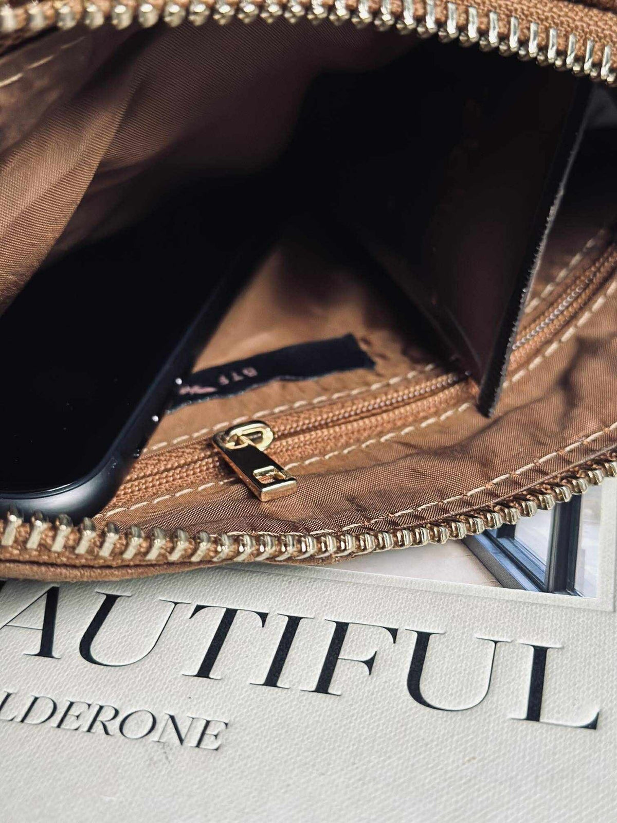 Crossbody clutch ALICE - Suède caramel