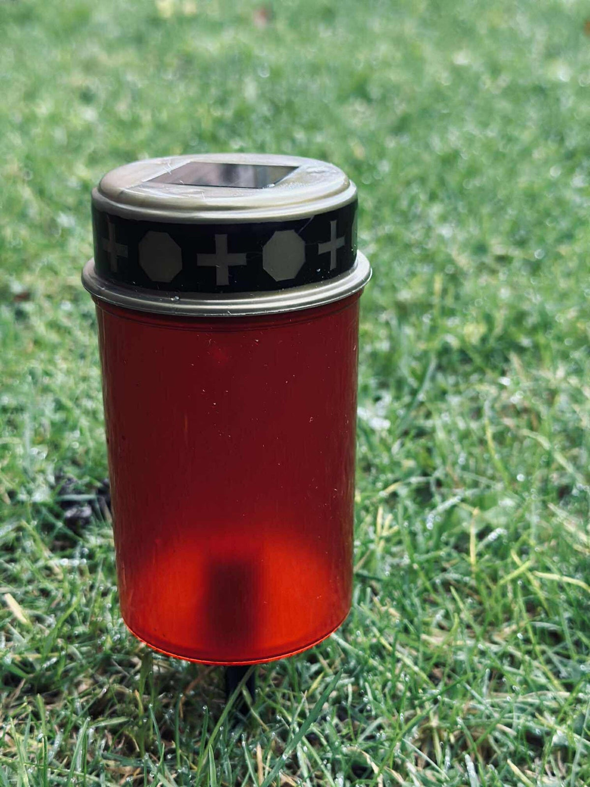 Grafkaars op zonne-energie - Rood
