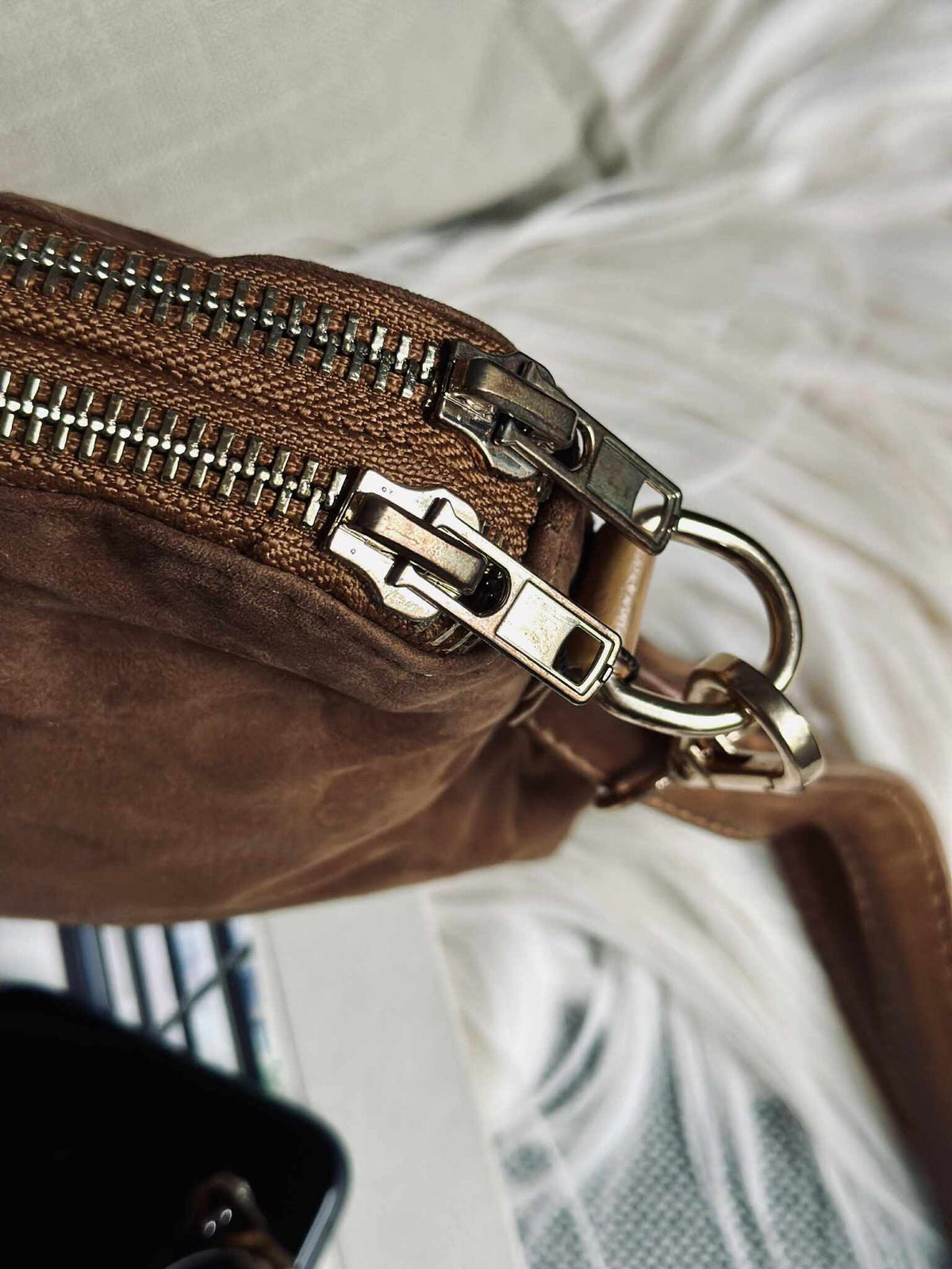 Crossbody clutch ALICE - Suède caramel