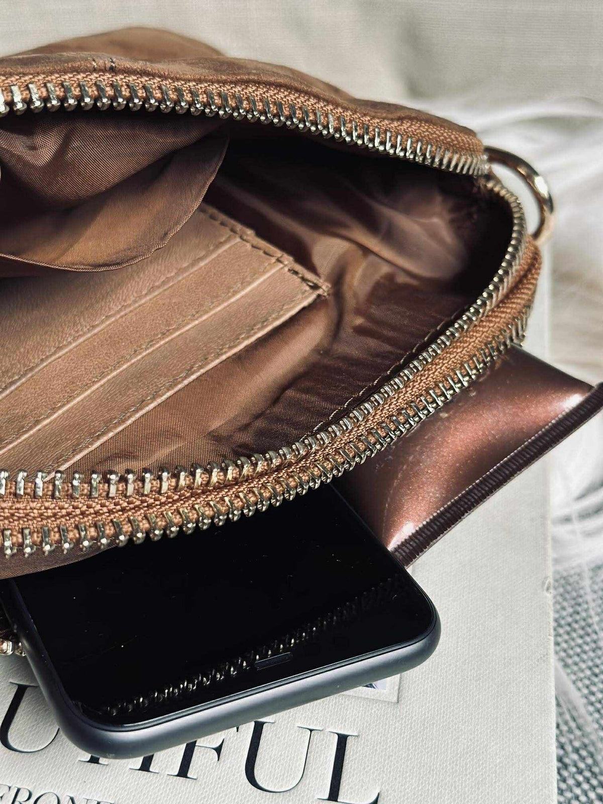 Crossbody clutch ALICE - Suède caramel