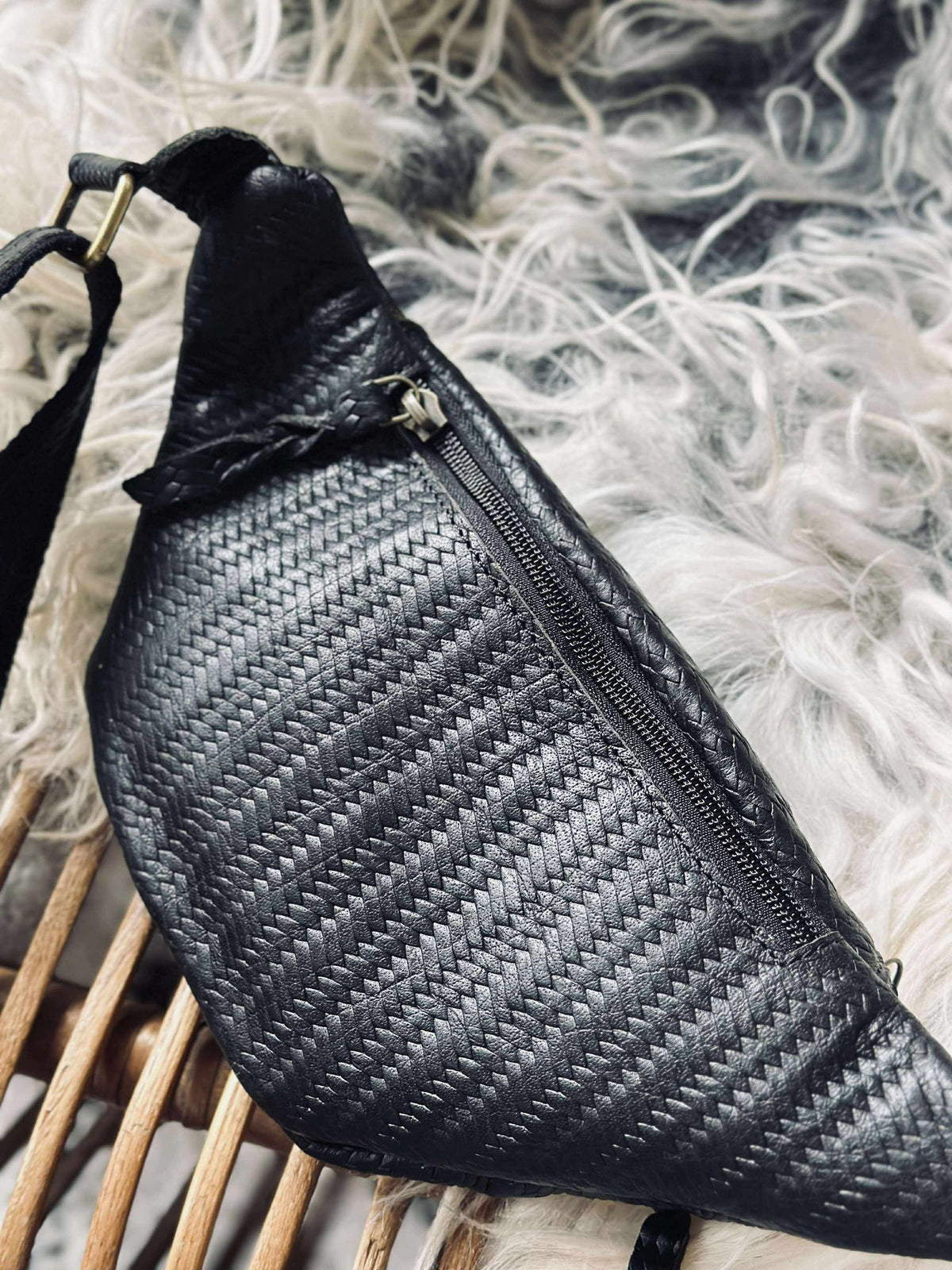 Bumbag Tasha - Zwart gevlochten