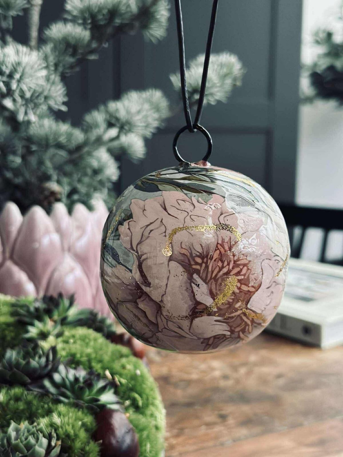 Kerstbal - metal flower