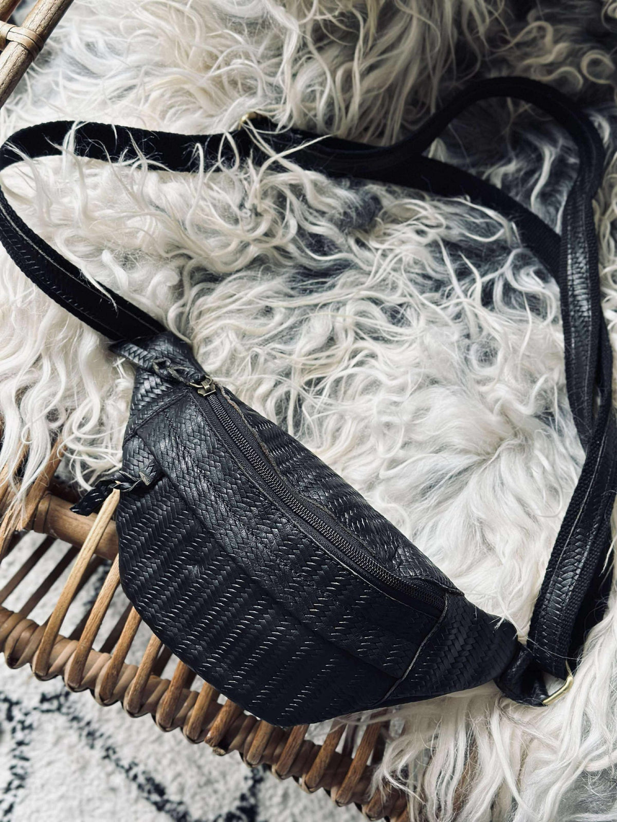 Bumbag Tasha - Zwart gevlochten
