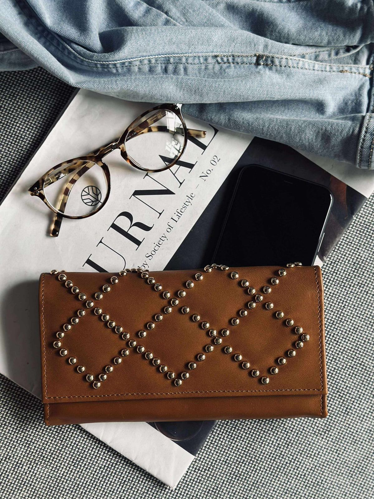 Clutch met studs - LIMA large