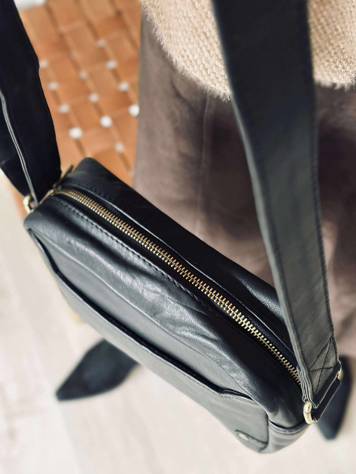 Crossover Aya - Black / gold