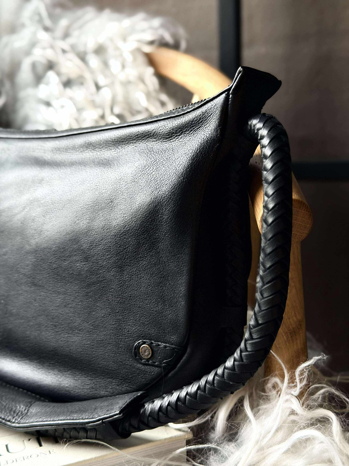 Handtas met mooie gevlochten band - Black