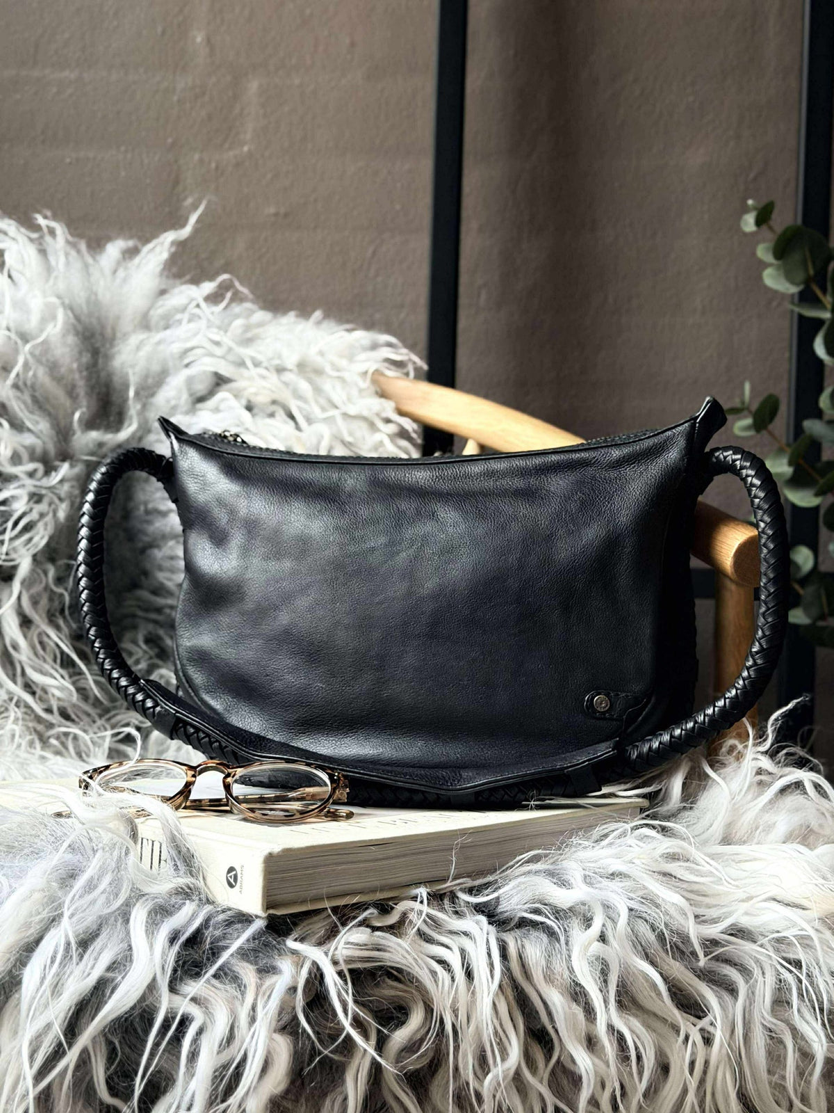Handtas met mooie gevlochten band - Black