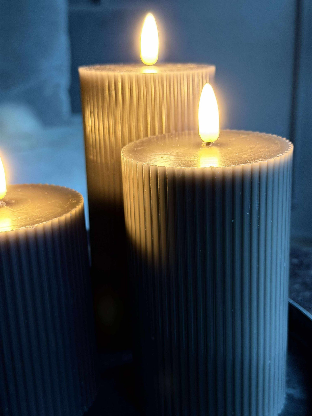 LED stompkaarsen grijs met groeven - Set van 3 stuks