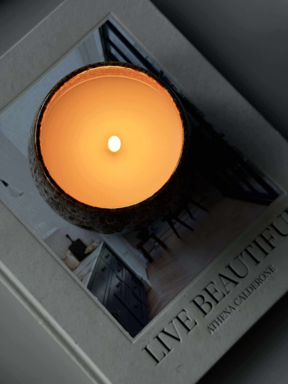 LED-licht in keramieken pot