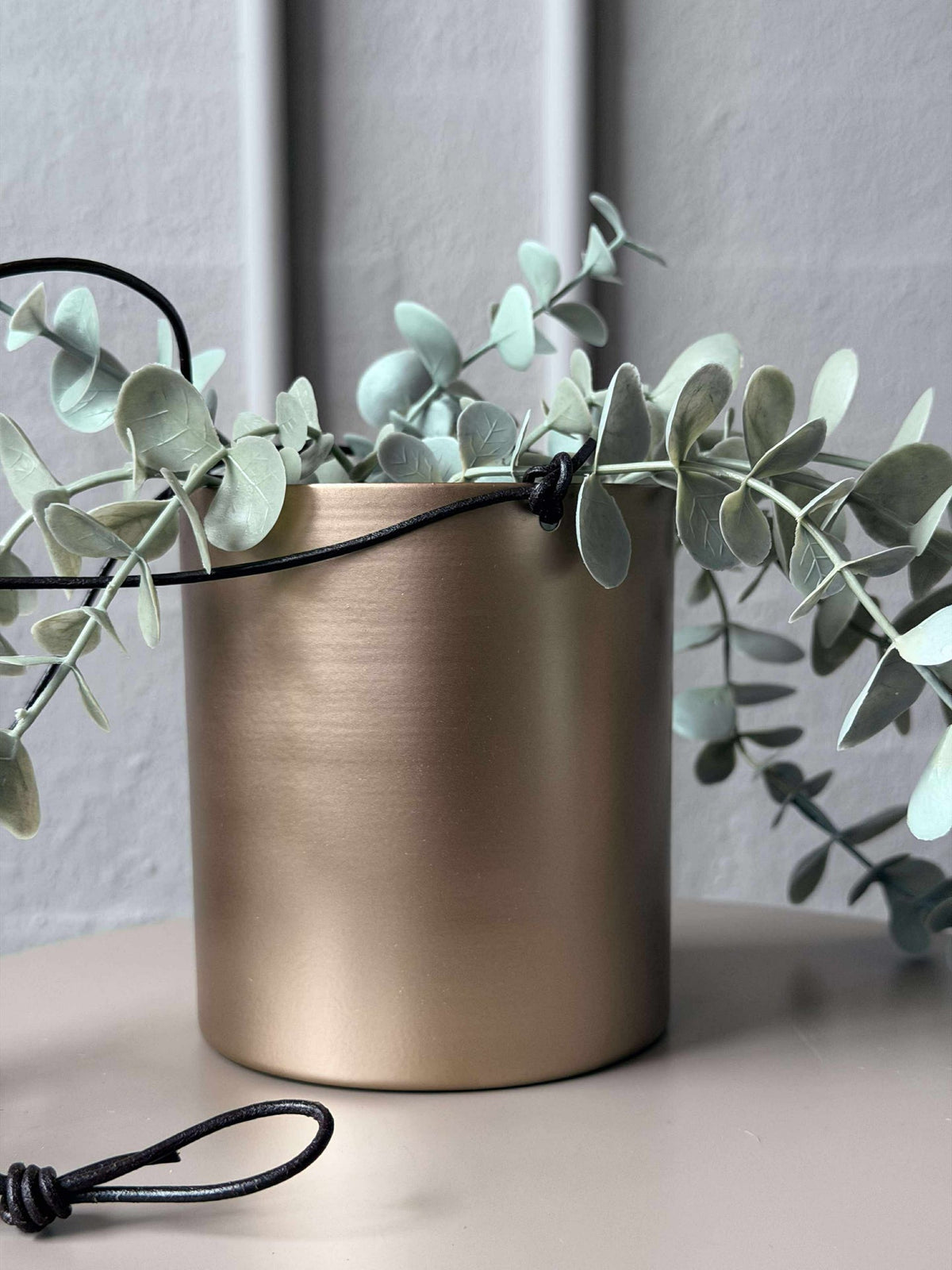 Hangpot golden