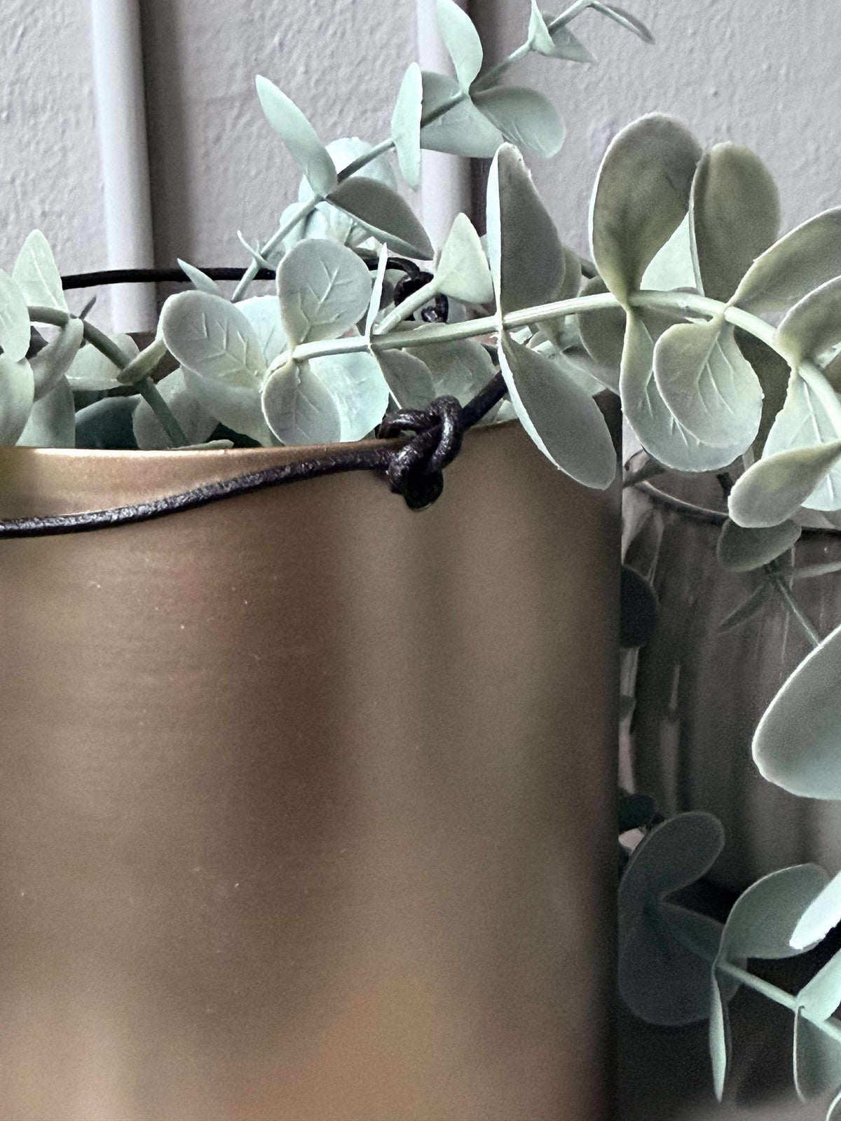 Hangpot golden