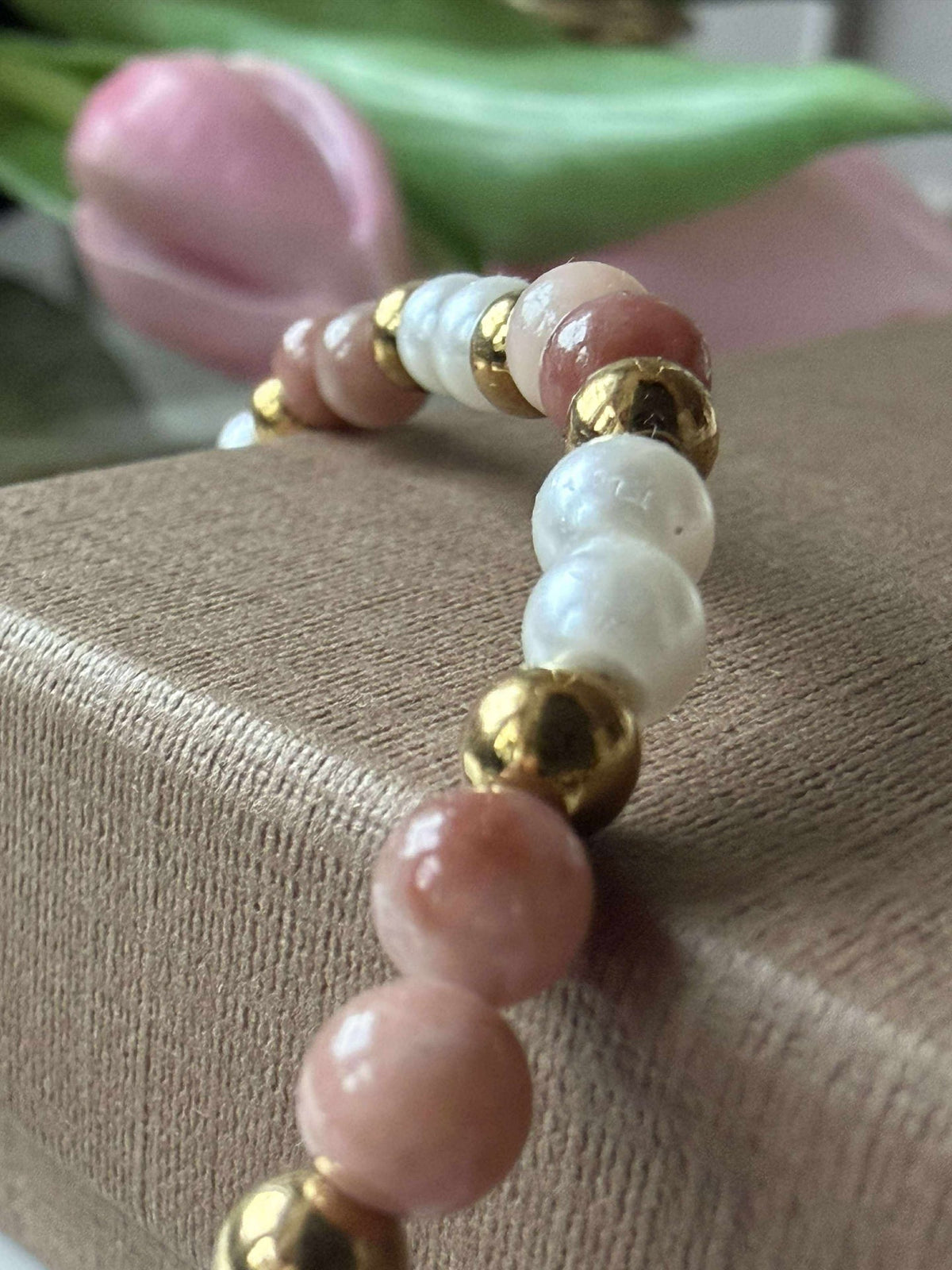 Armband Asta - Natuursteen goudkleurig