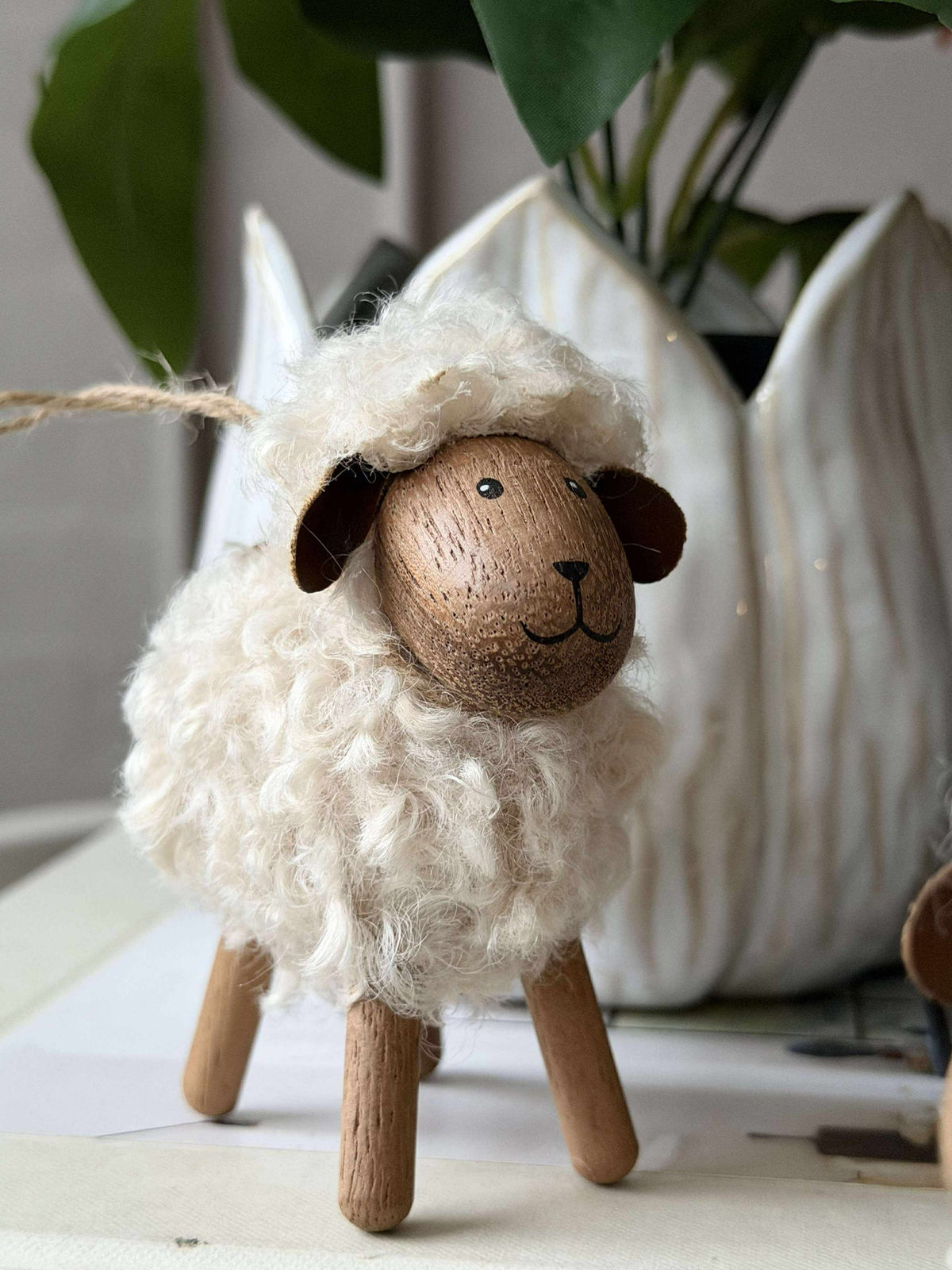 Schaap Fluffy Amber/Wit 8cm