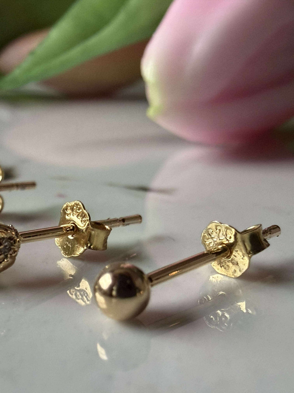 Mix box met 6 oorbellen - Monique 18k verguld