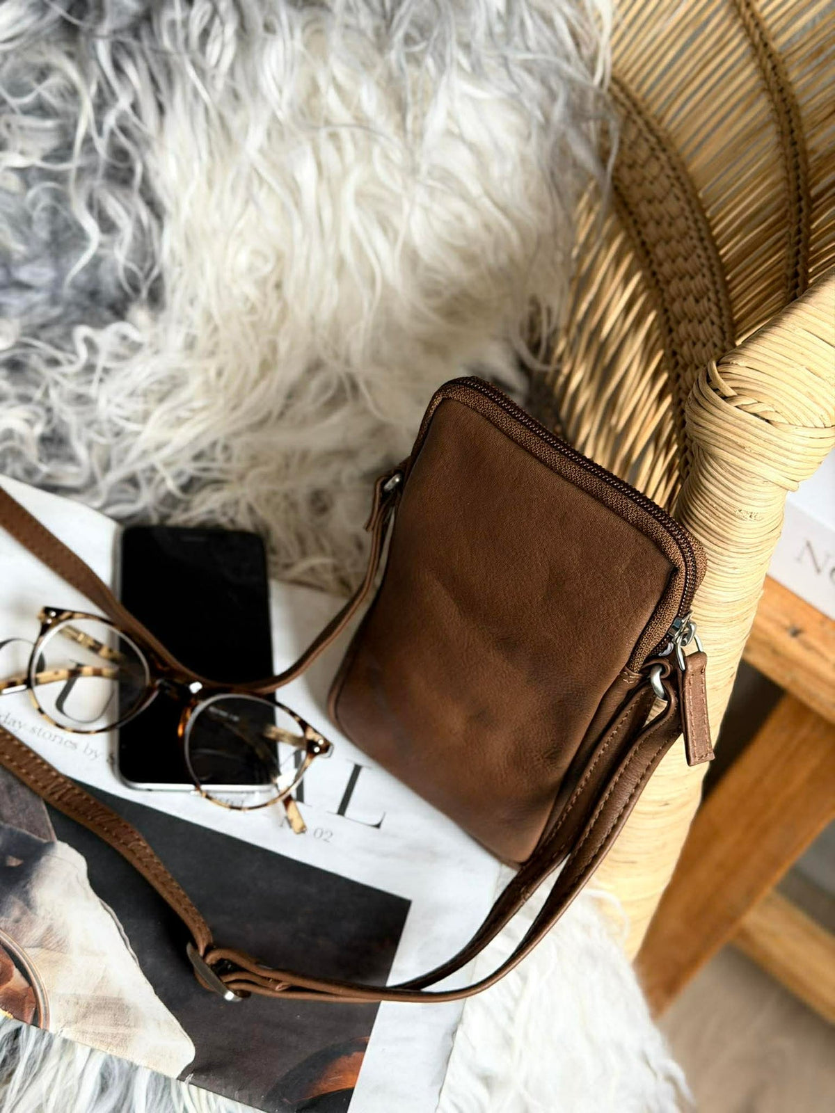 Telefoontas Misse - Coffee / silver