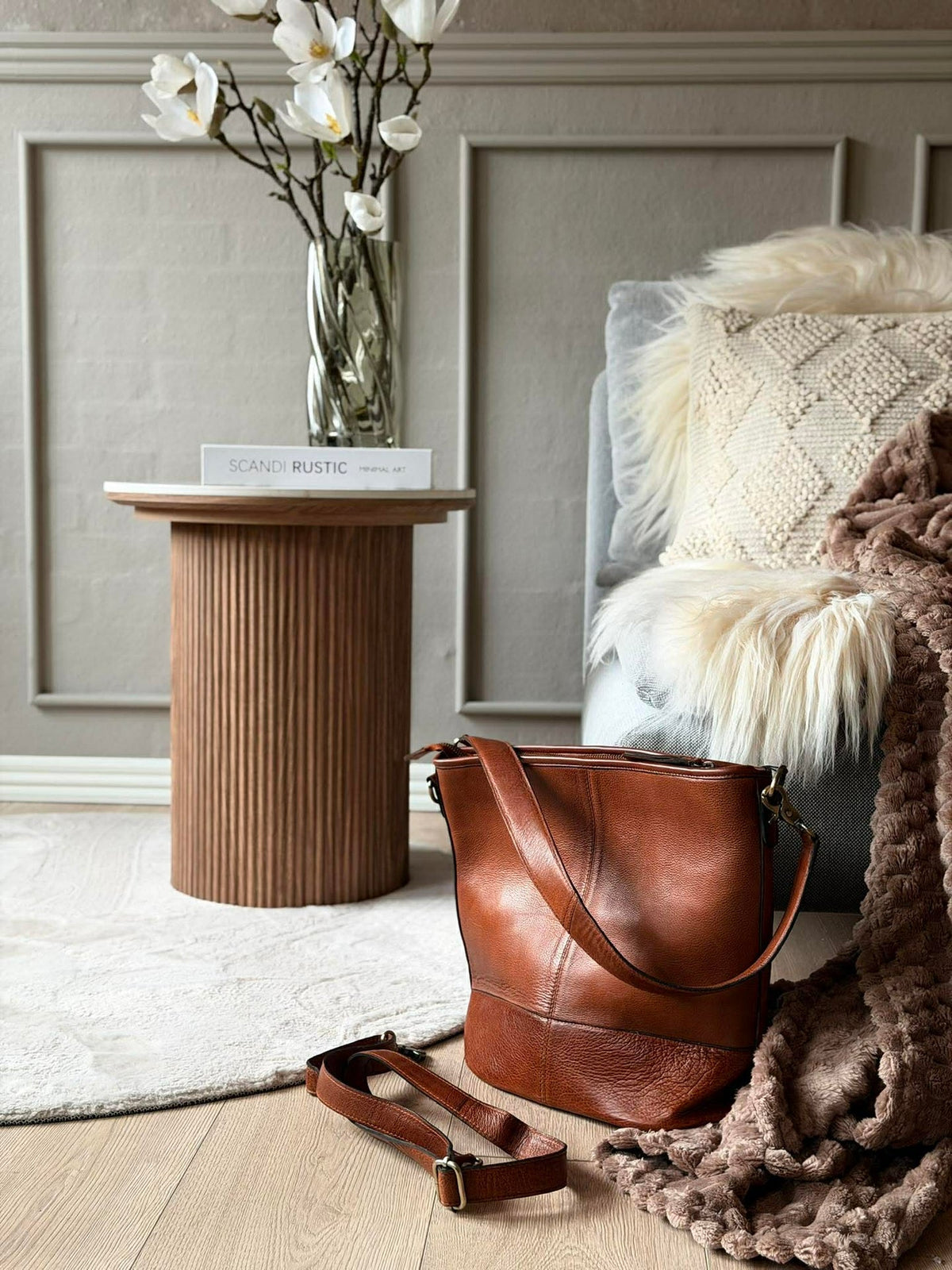Schoudertas Nomi walnut