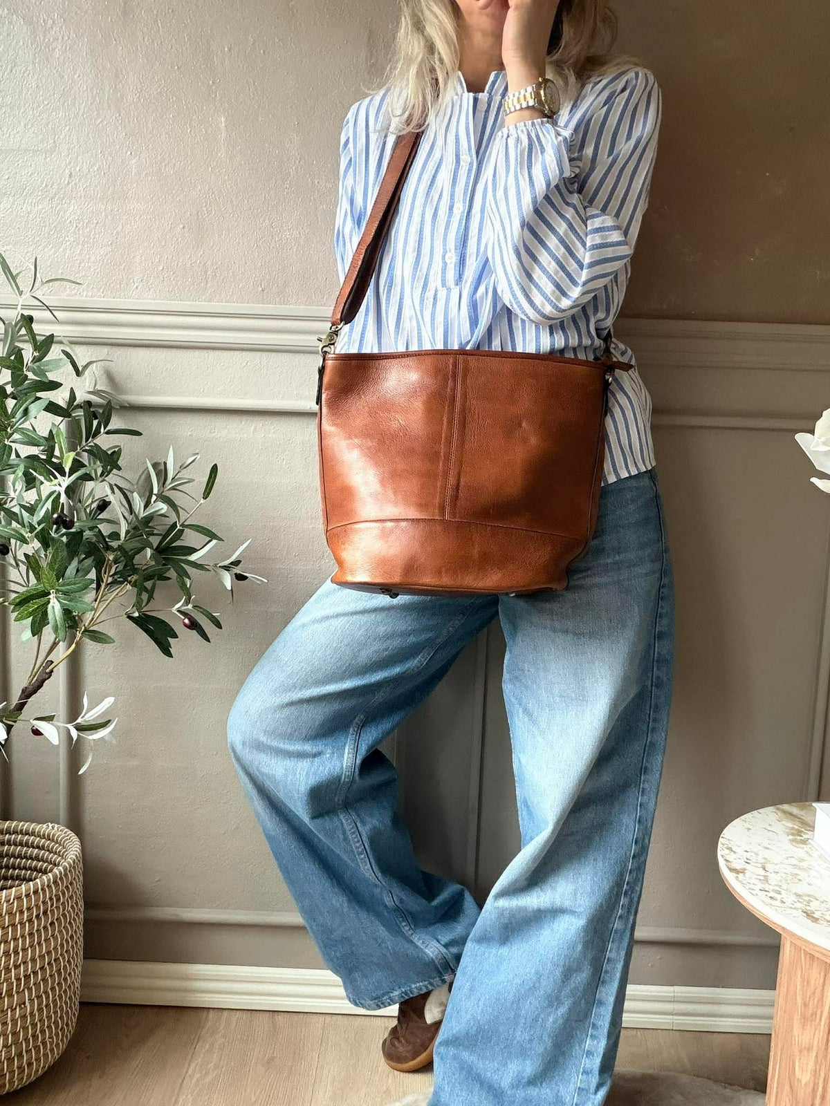 Schoudertas Nomi walnut