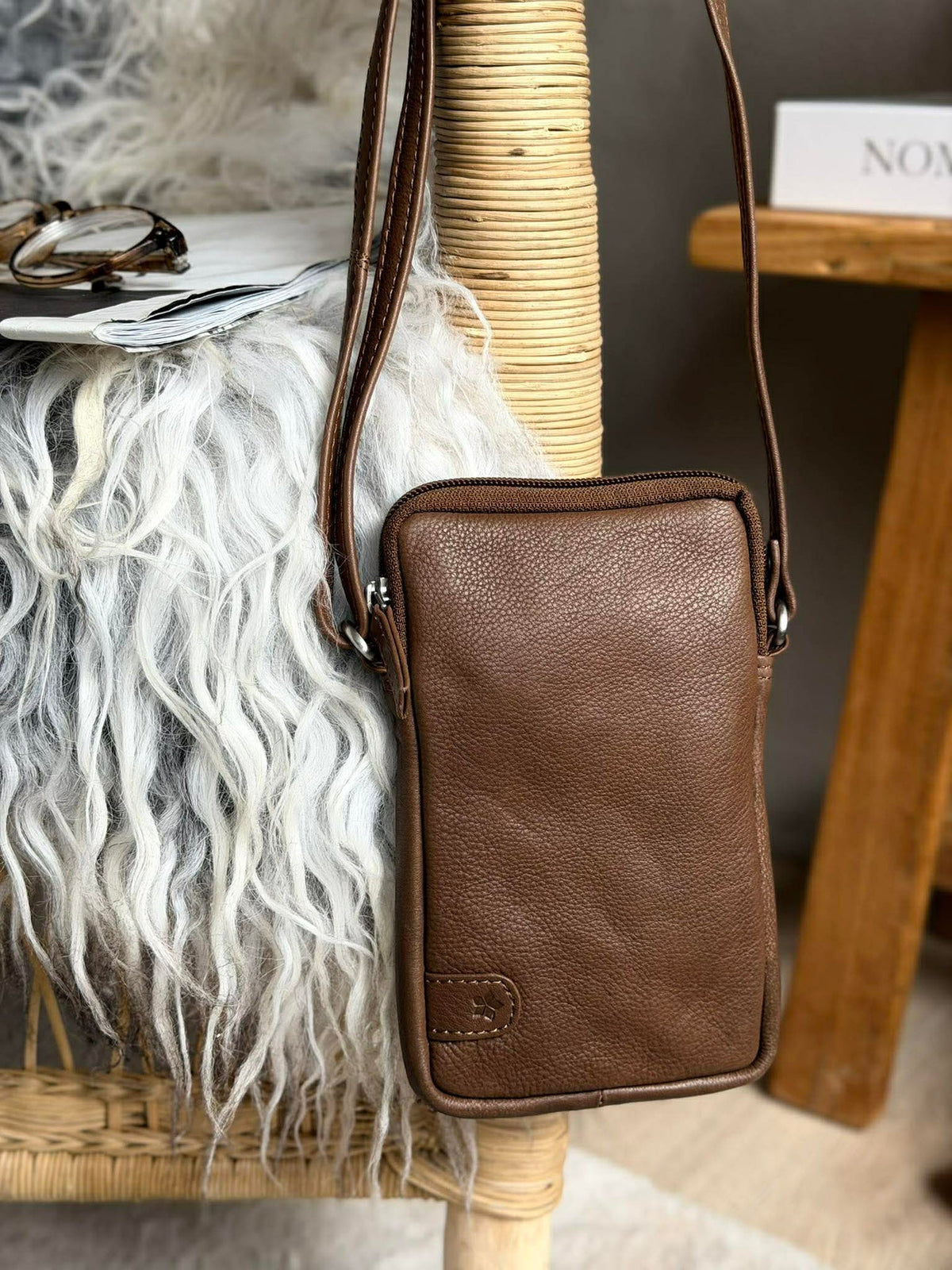 Telefoontas Misse - Coffee / silver