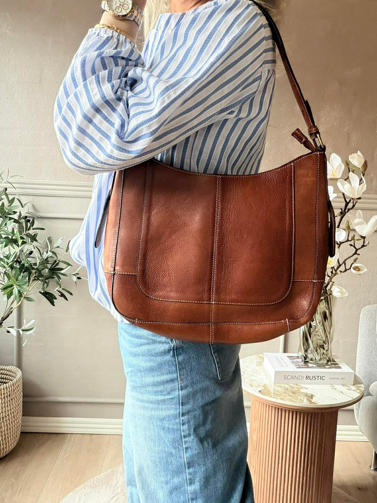 Schoudertas Neri Small - Walnut