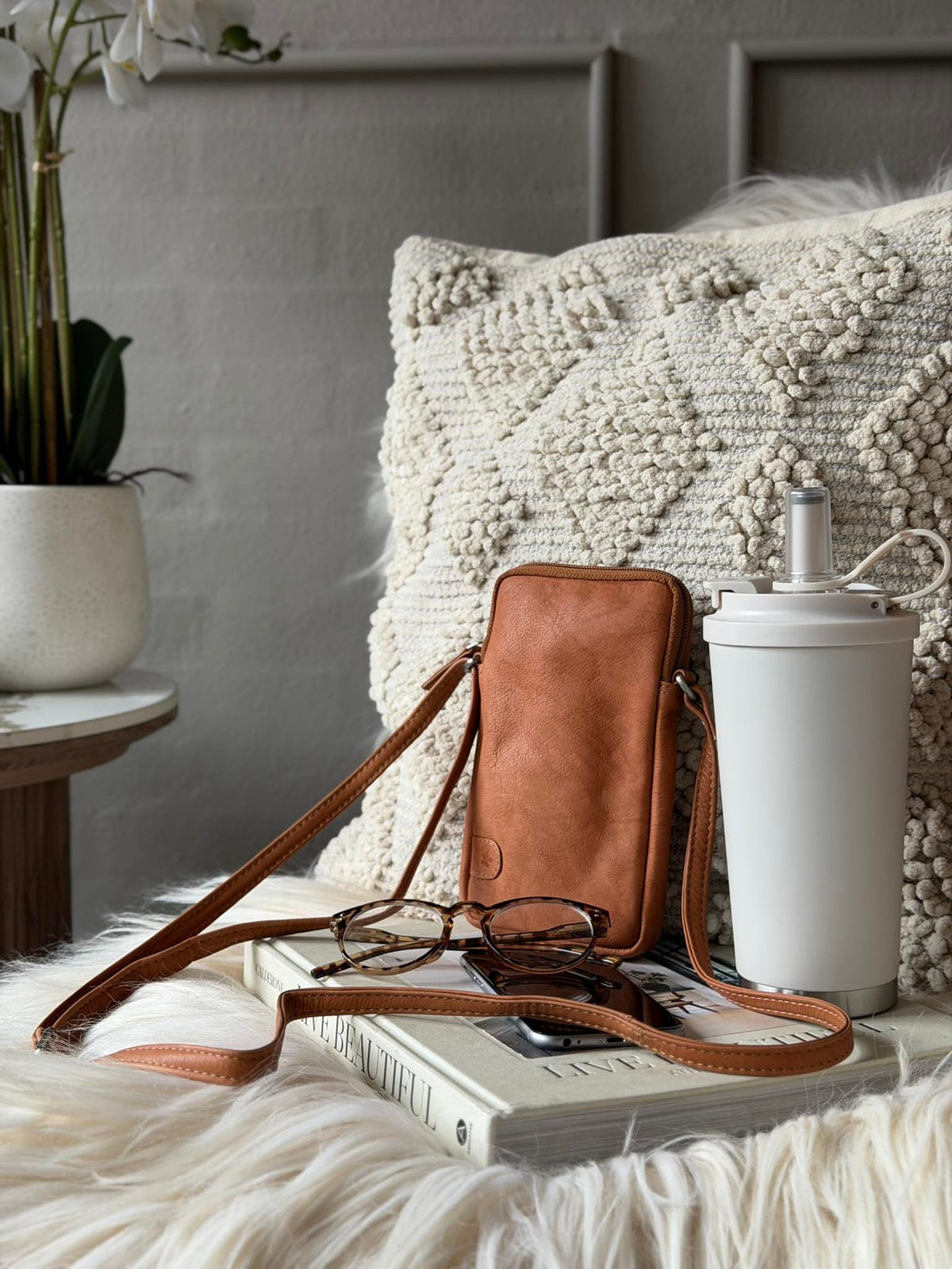 Mobieltasje Misse - Cognac / silver