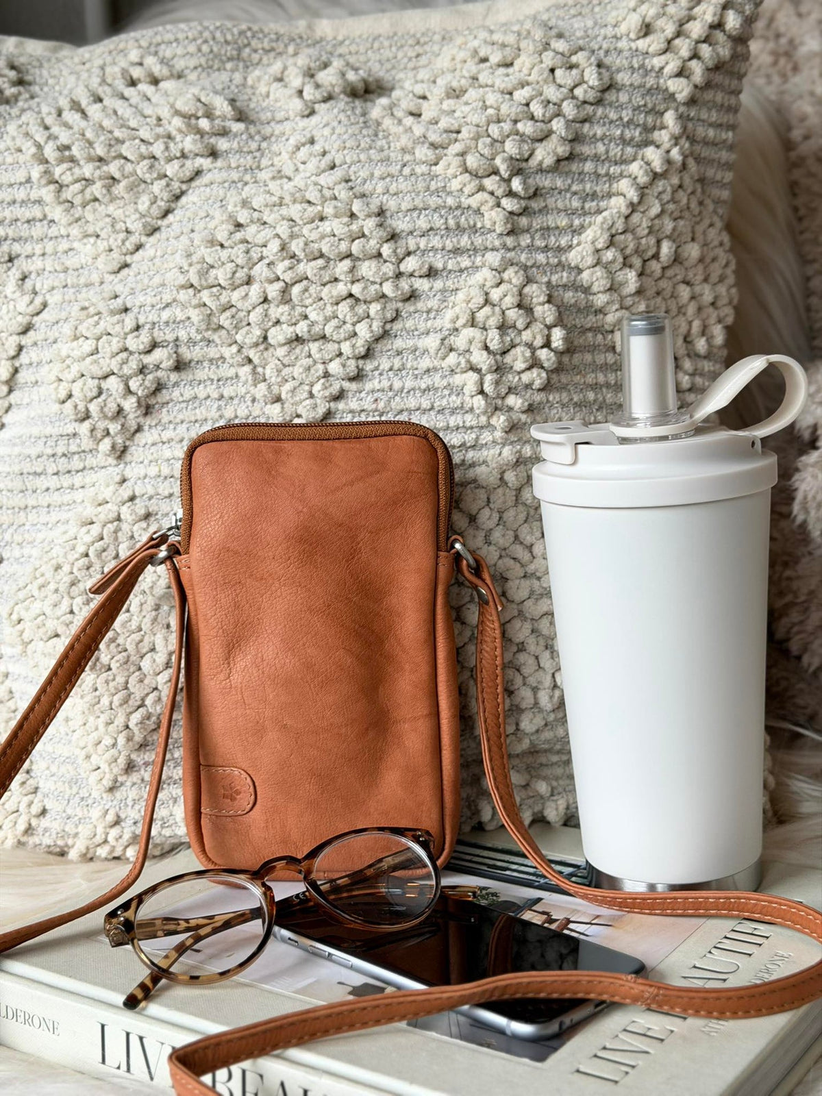 Mobieltasje Misse - Cognac / silver
