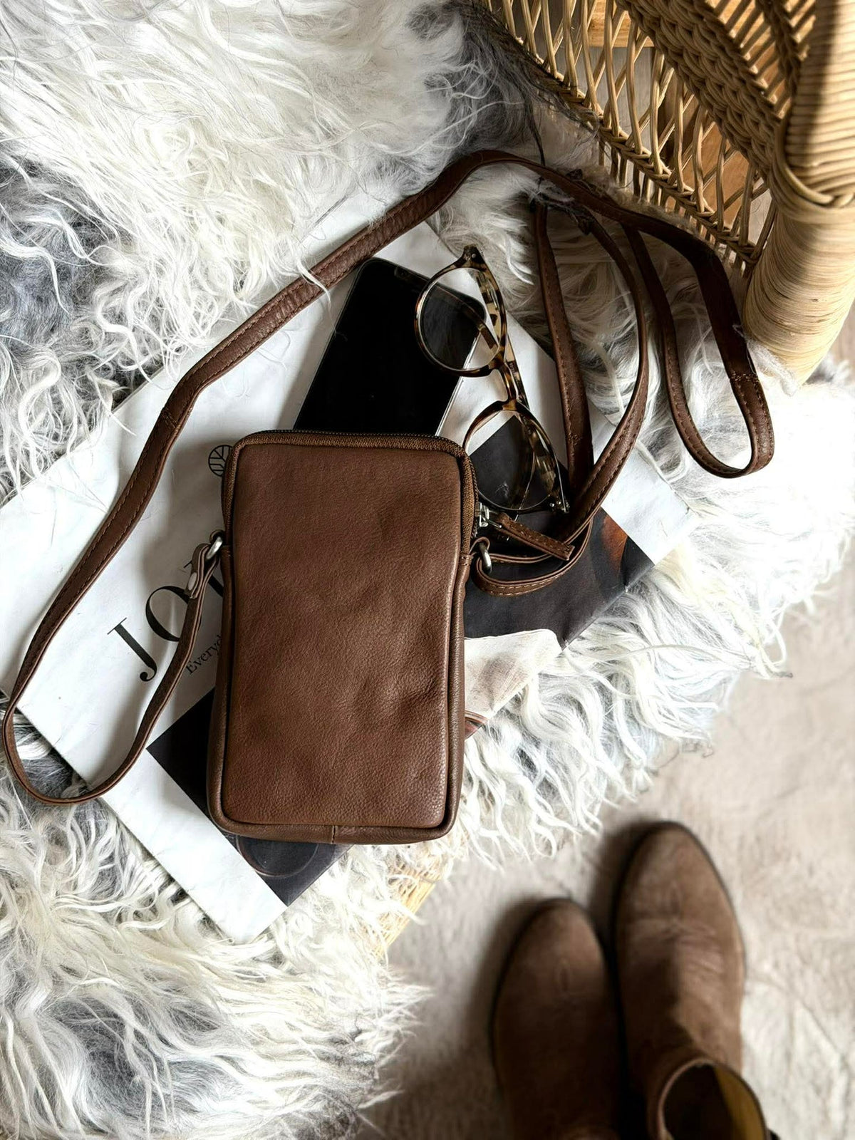 Telefoontas Misse - Coffee / silver