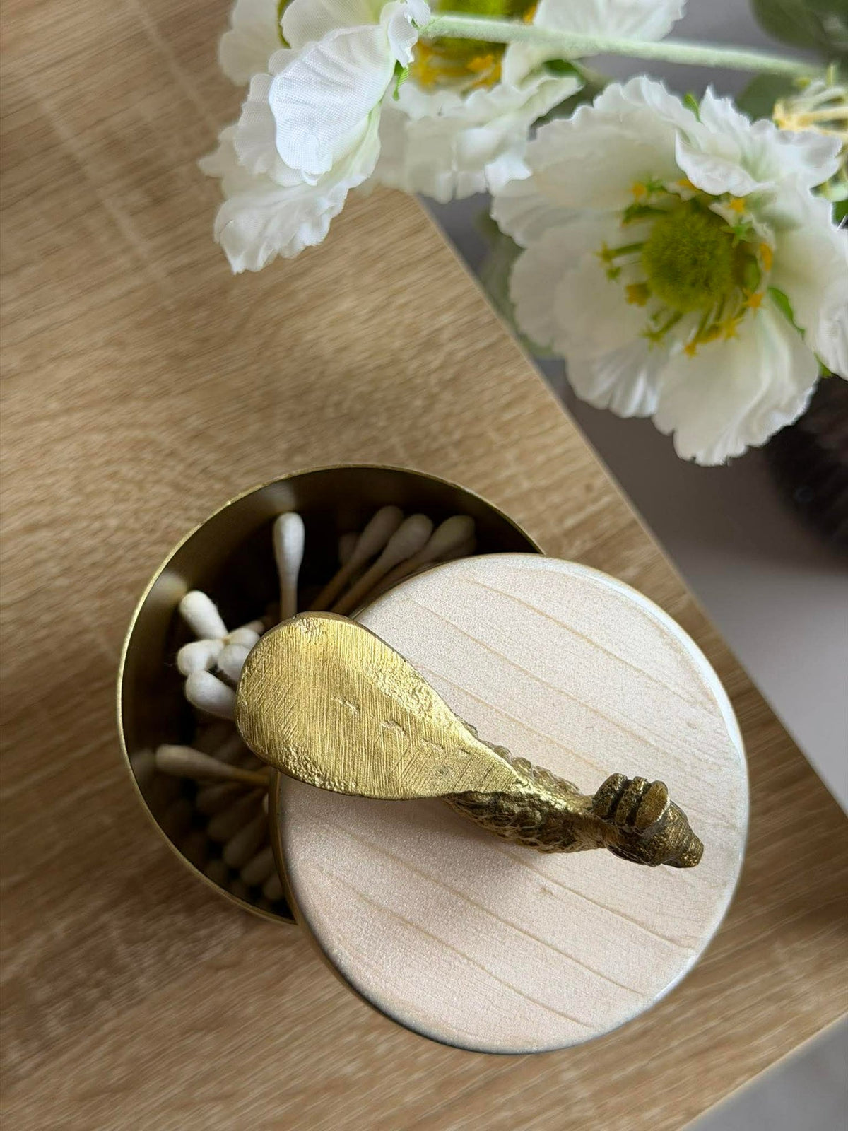 Pot met deksel – Beige met vogeltje in goud