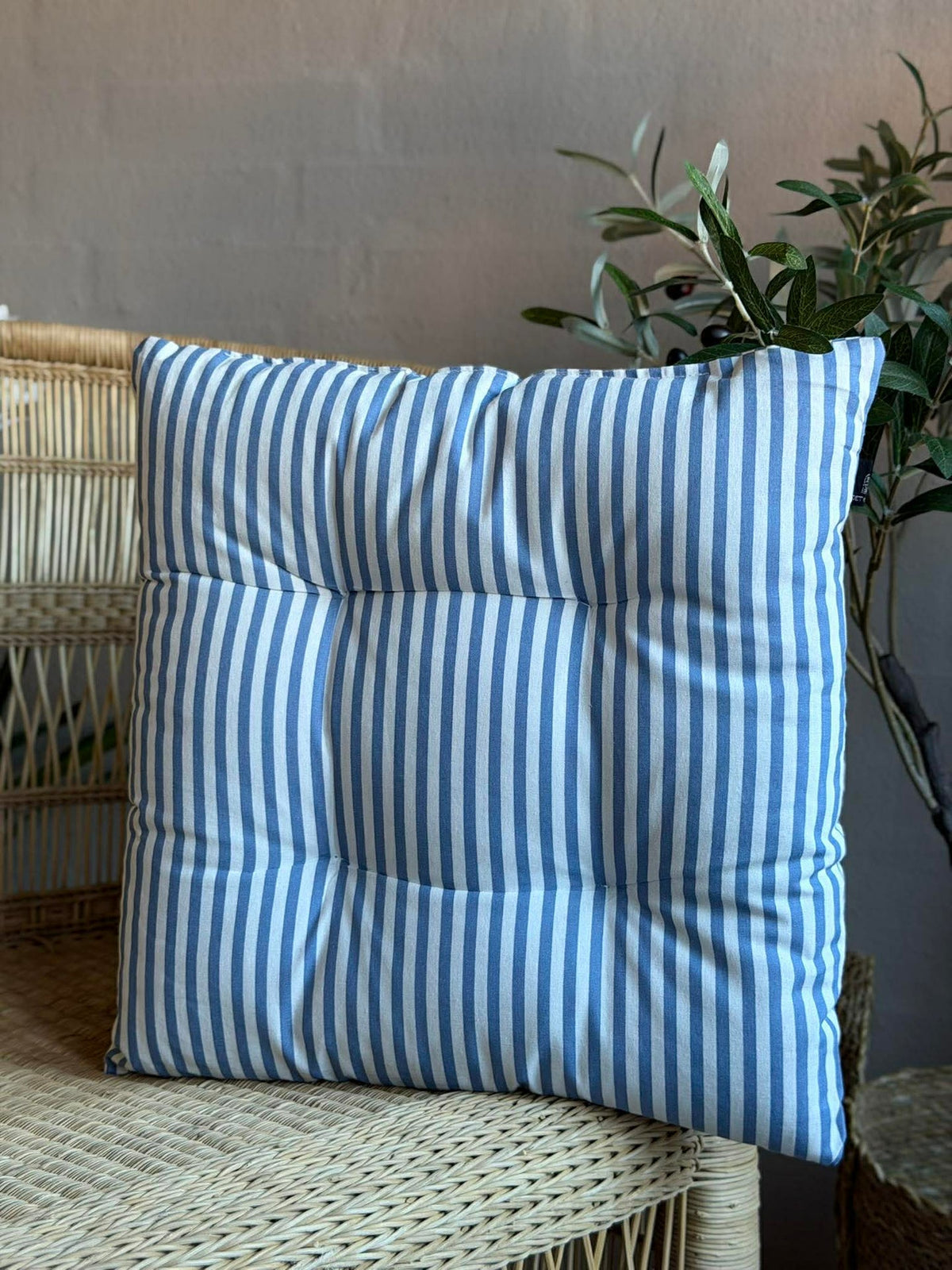 Stoelkussen met vulling - Blauwe strepen 40x40 cm