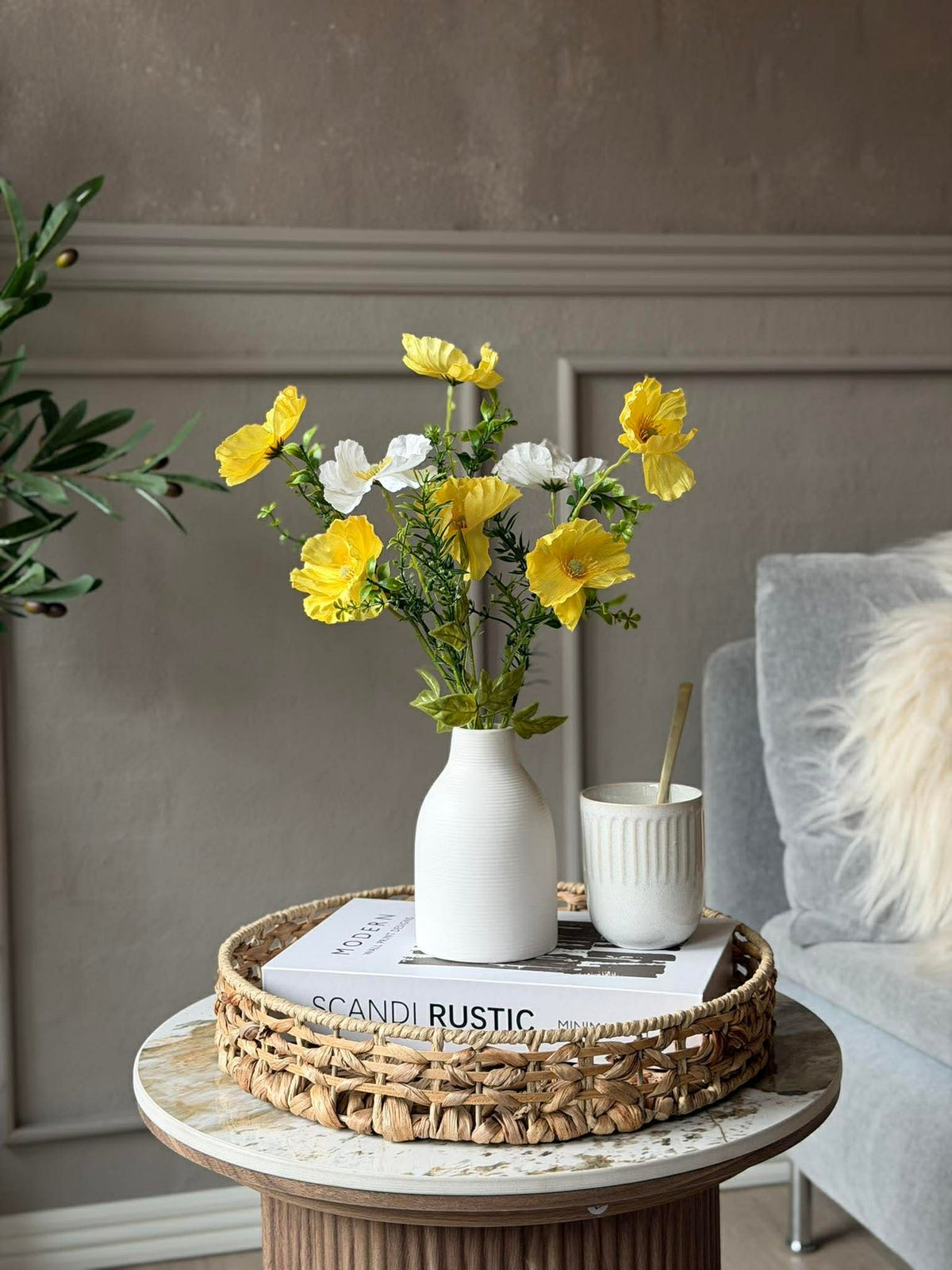 Bloemen in witte vaas - Meerdere kleuren