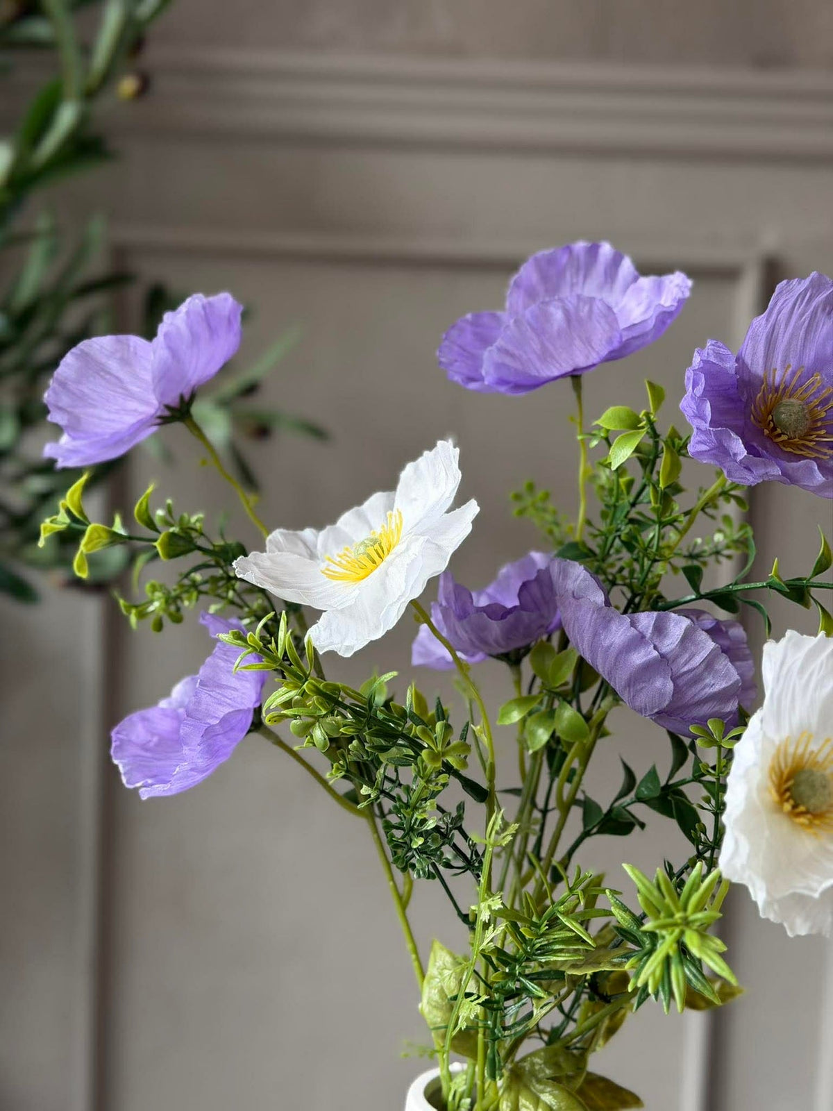 Bloemen in witte vaas - Meerdere kleuren