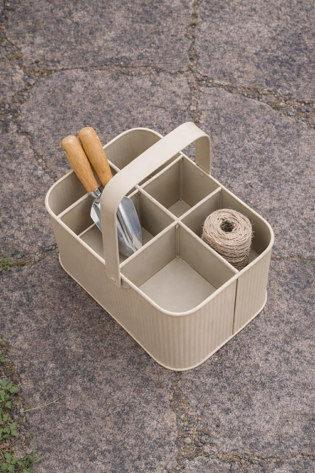 Mand met handvat - beige metaal
