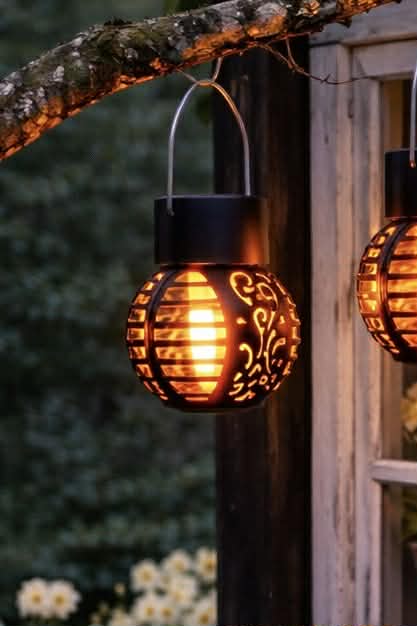 Lantaarn met zonnecellen - Saga black