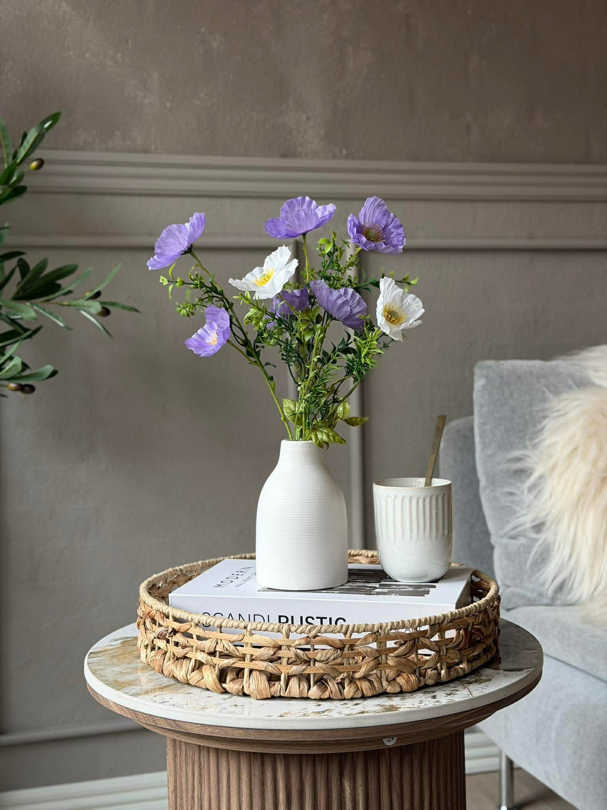 Bloemen in witte vaas - Meerdere kleuren