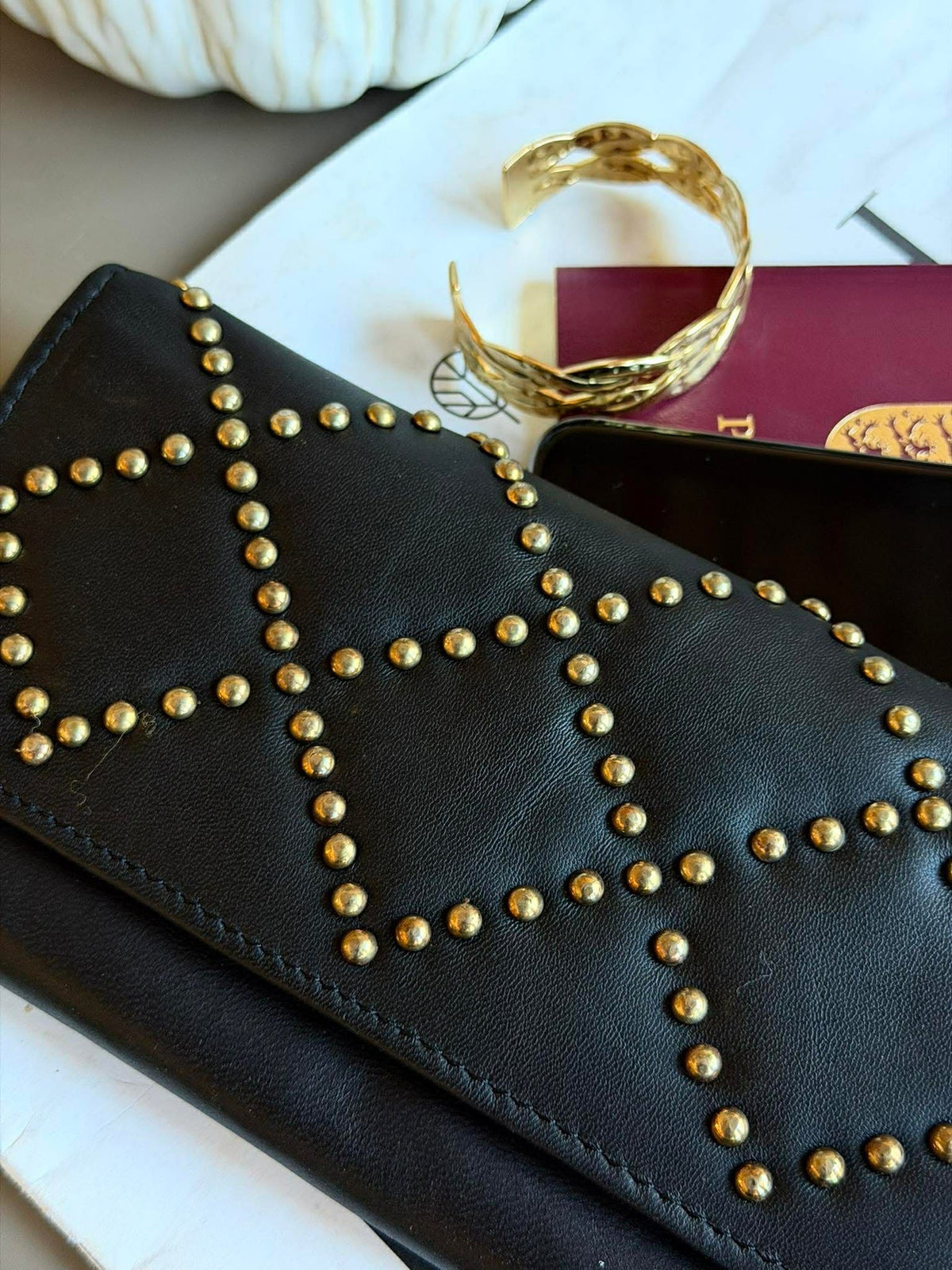 Clutch met studs - LIMA large black