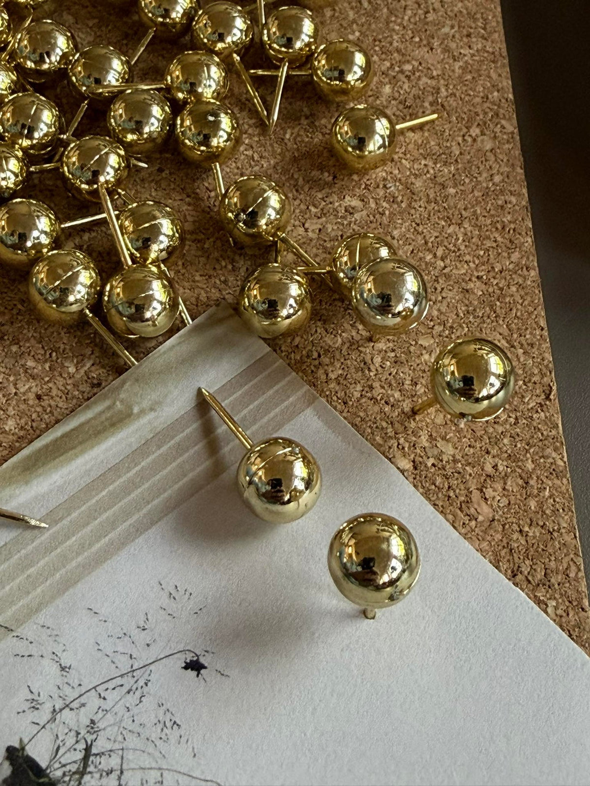 Prikbordpennen met bolletje Goud - 43 stuks