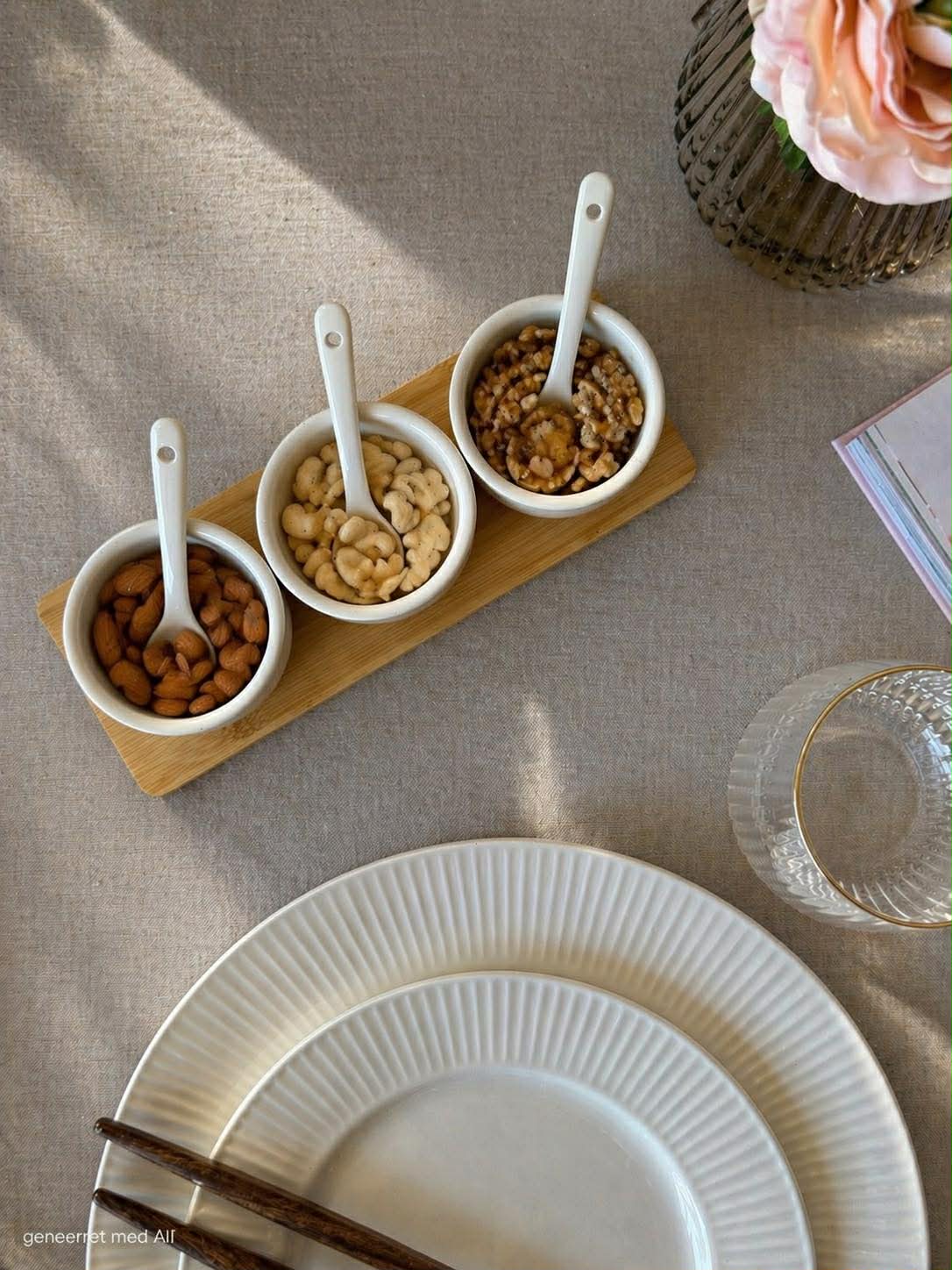 Tapas - 3 schaaltjes met lepel op schaal