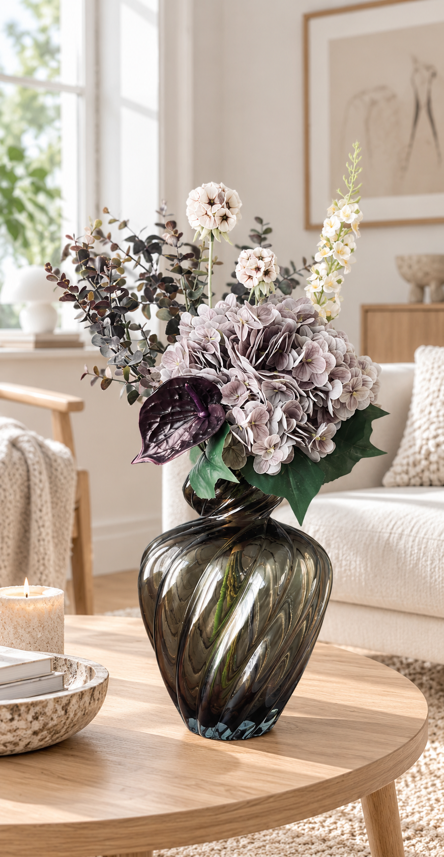 Boeket met hortensia en eucalyptus