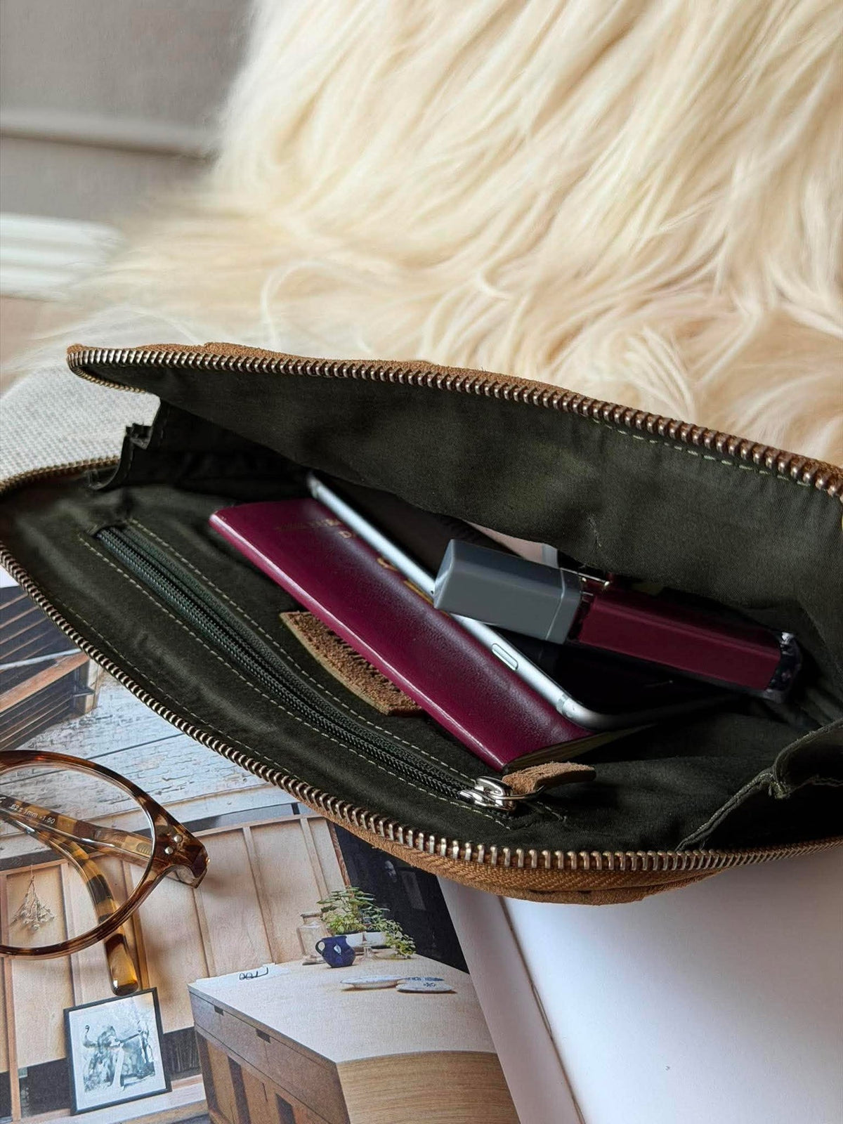 Clutch suède camel