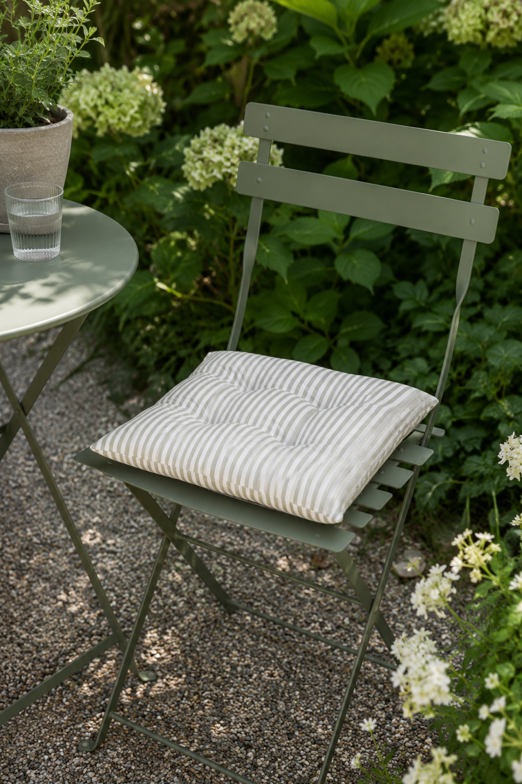 Tuinkussen futon – Gestreept saliegroen 40×40