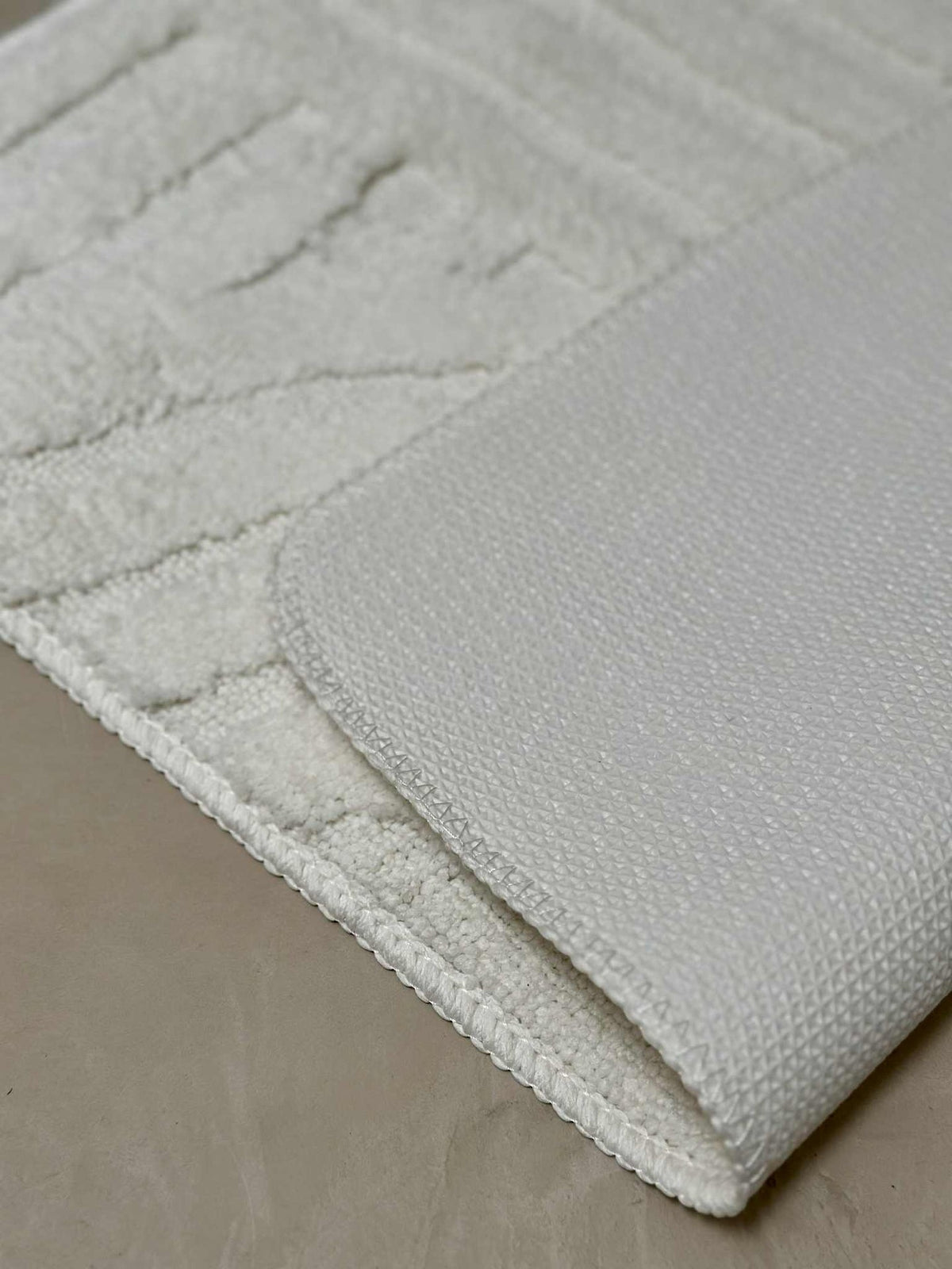 Badmat White